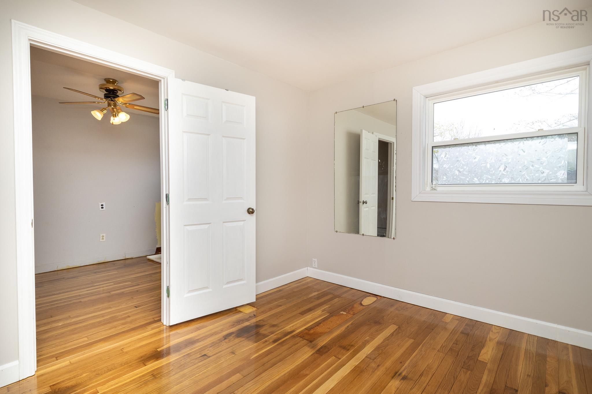 $380,000.00: 79 Whitney Avenue, Sydney