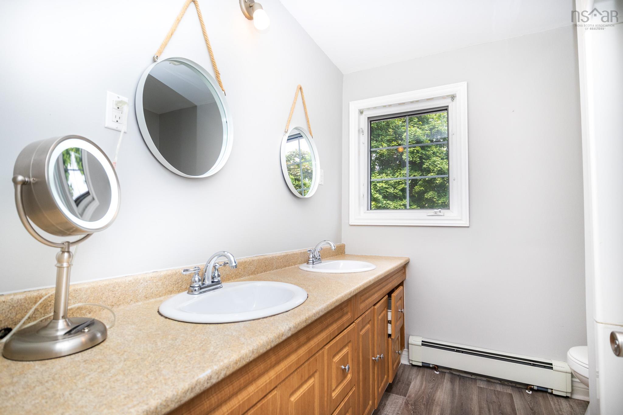 $380,000.00: 79 Whitney Avenue, Sydney