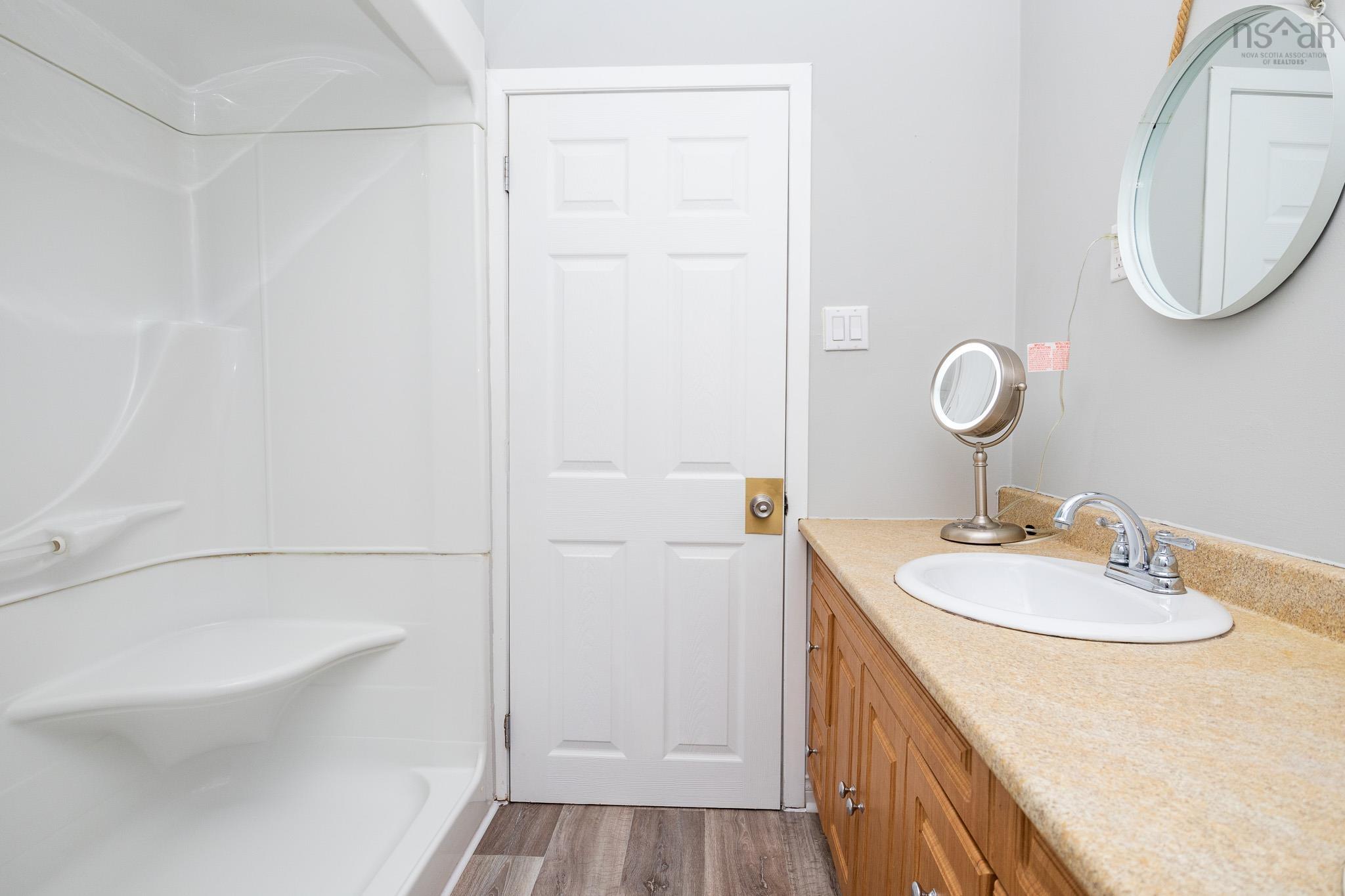 $380,000.00: 79 Whitney Avenue, Sydney