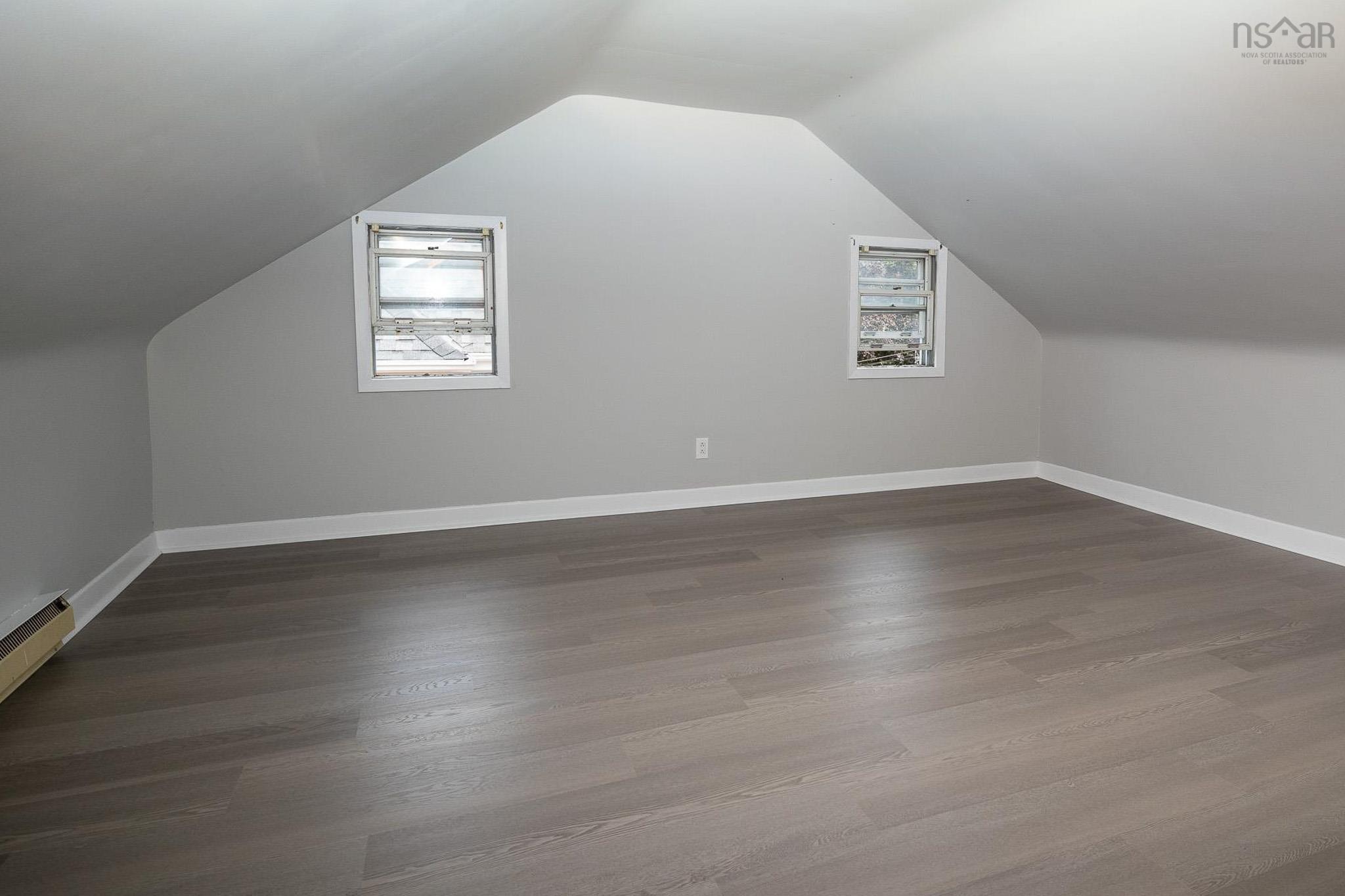 $380,000.00: 79 Whitney Avenue, Sydney