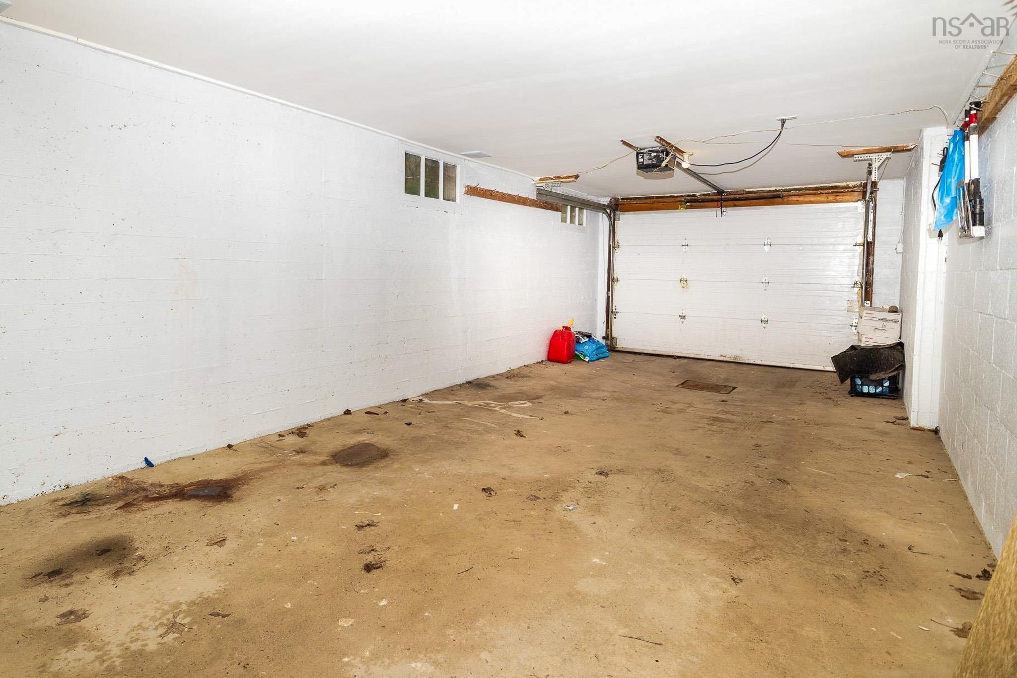 $380,000.00: 79 Whitney Avenue, Sydney