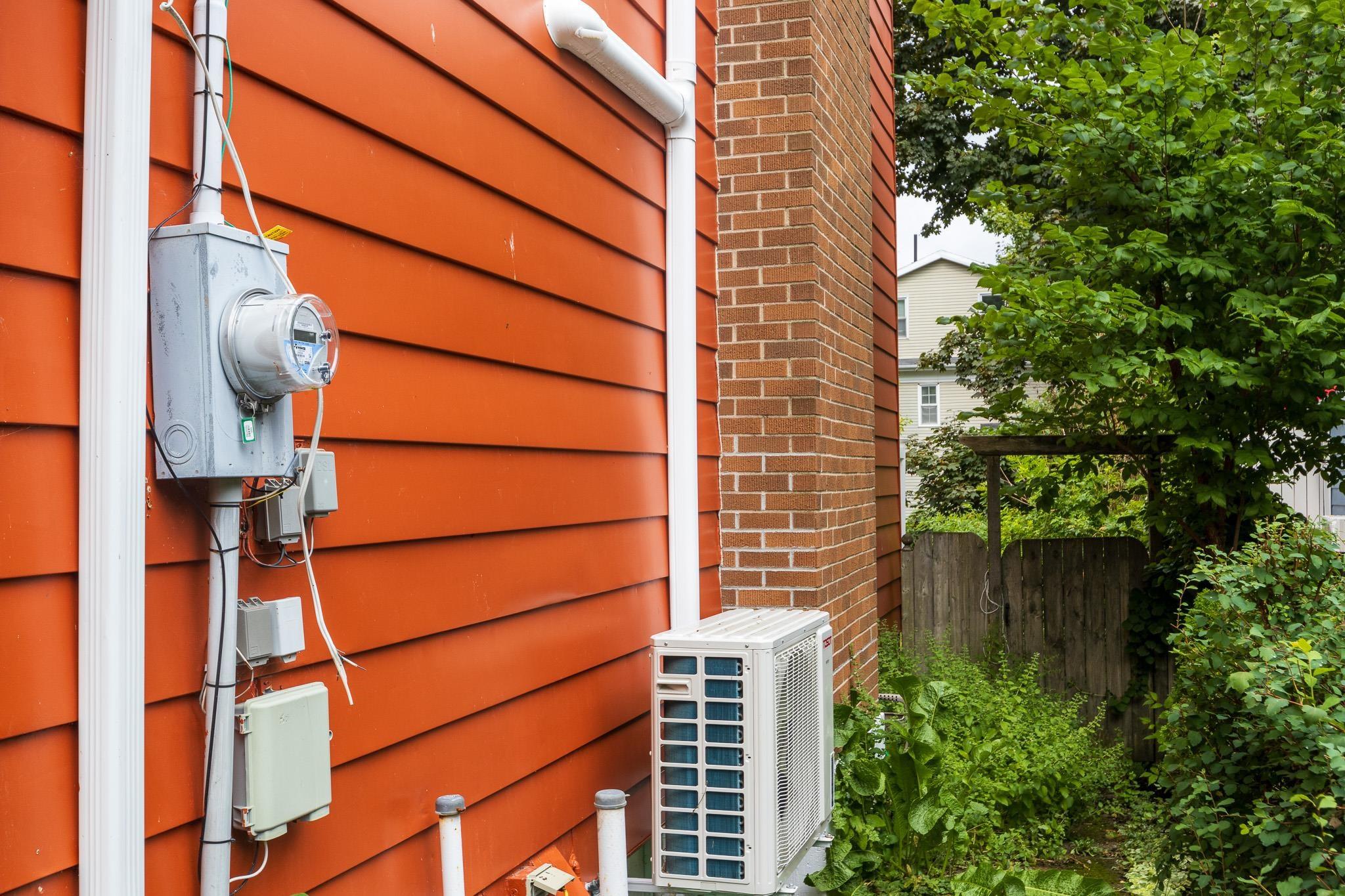 $380,000.00: 79 Whitney Avenue, Sydney