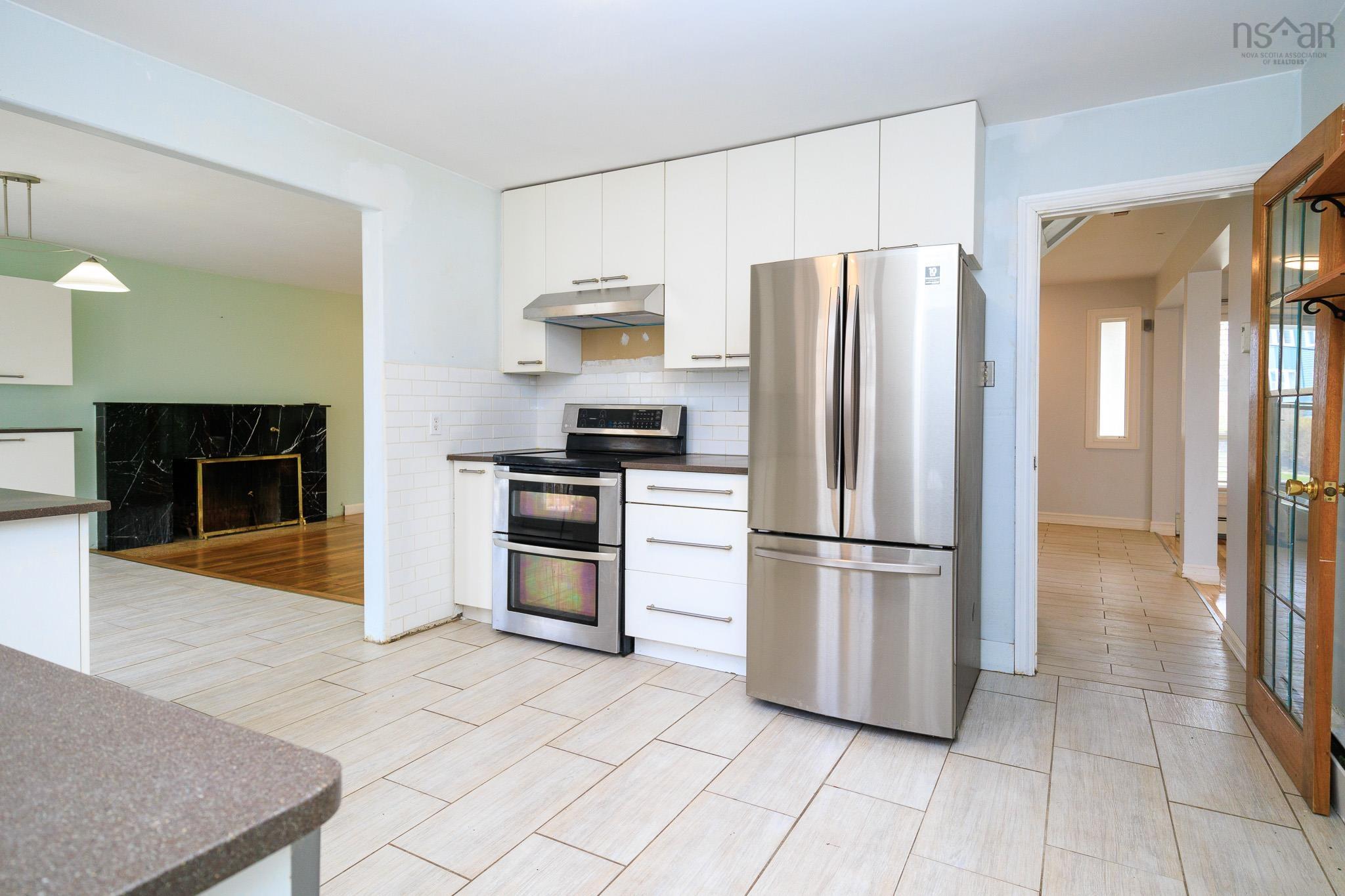 $380,000.00: 79 Whitney Avenue, Sydney