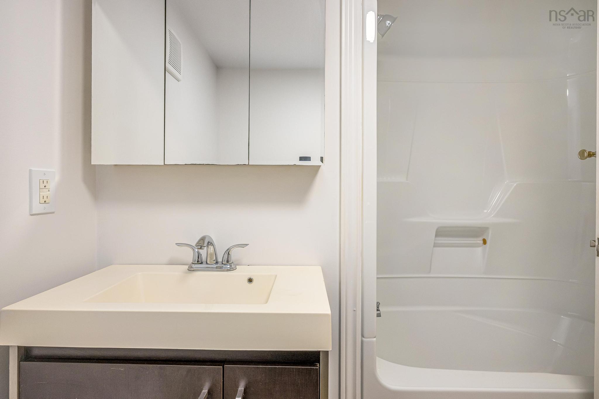 $190,000.00: 29 Chebogue Lane, Woodlawn