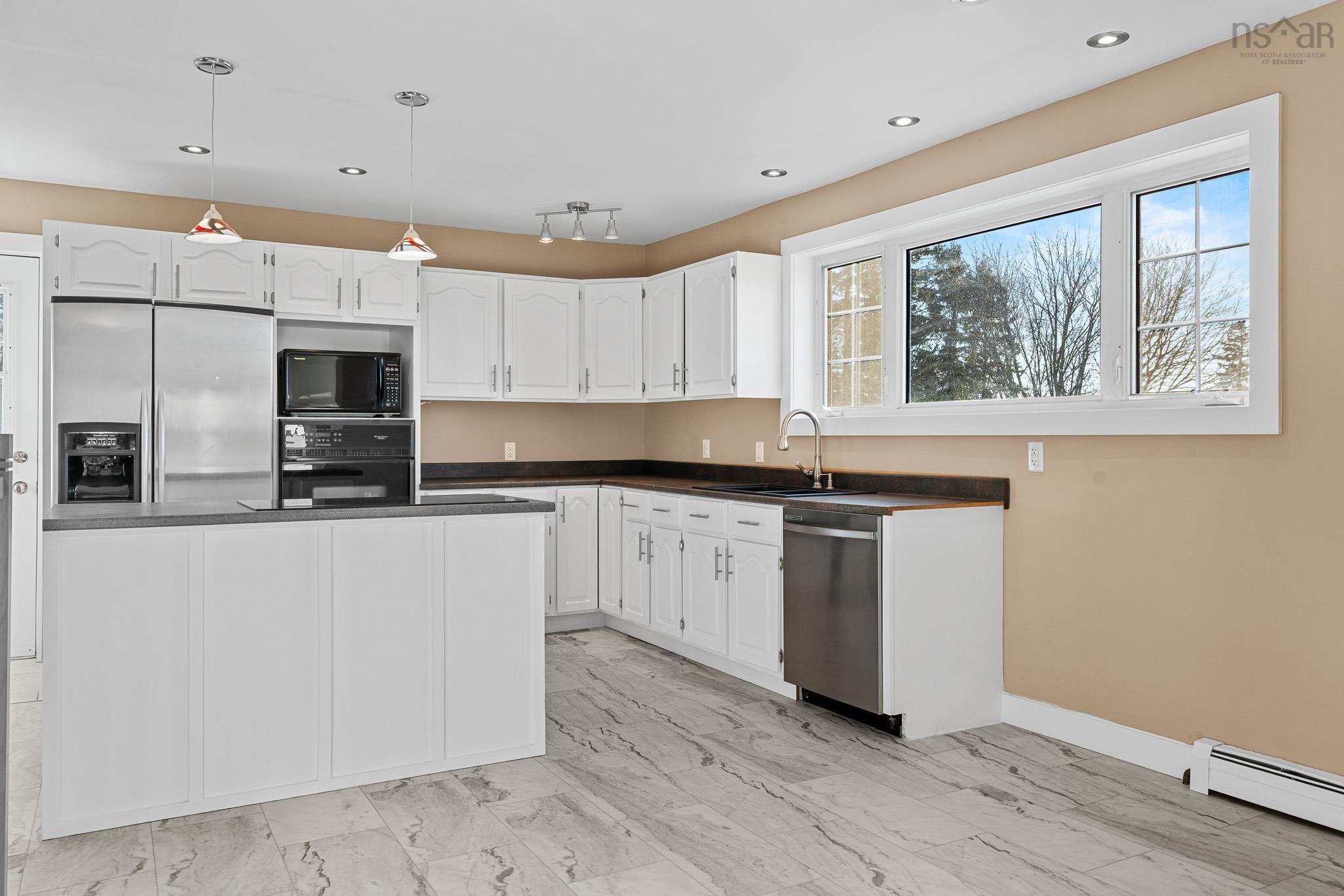 $689,500.00: 44 Lahey Drive, West Lawrencetown