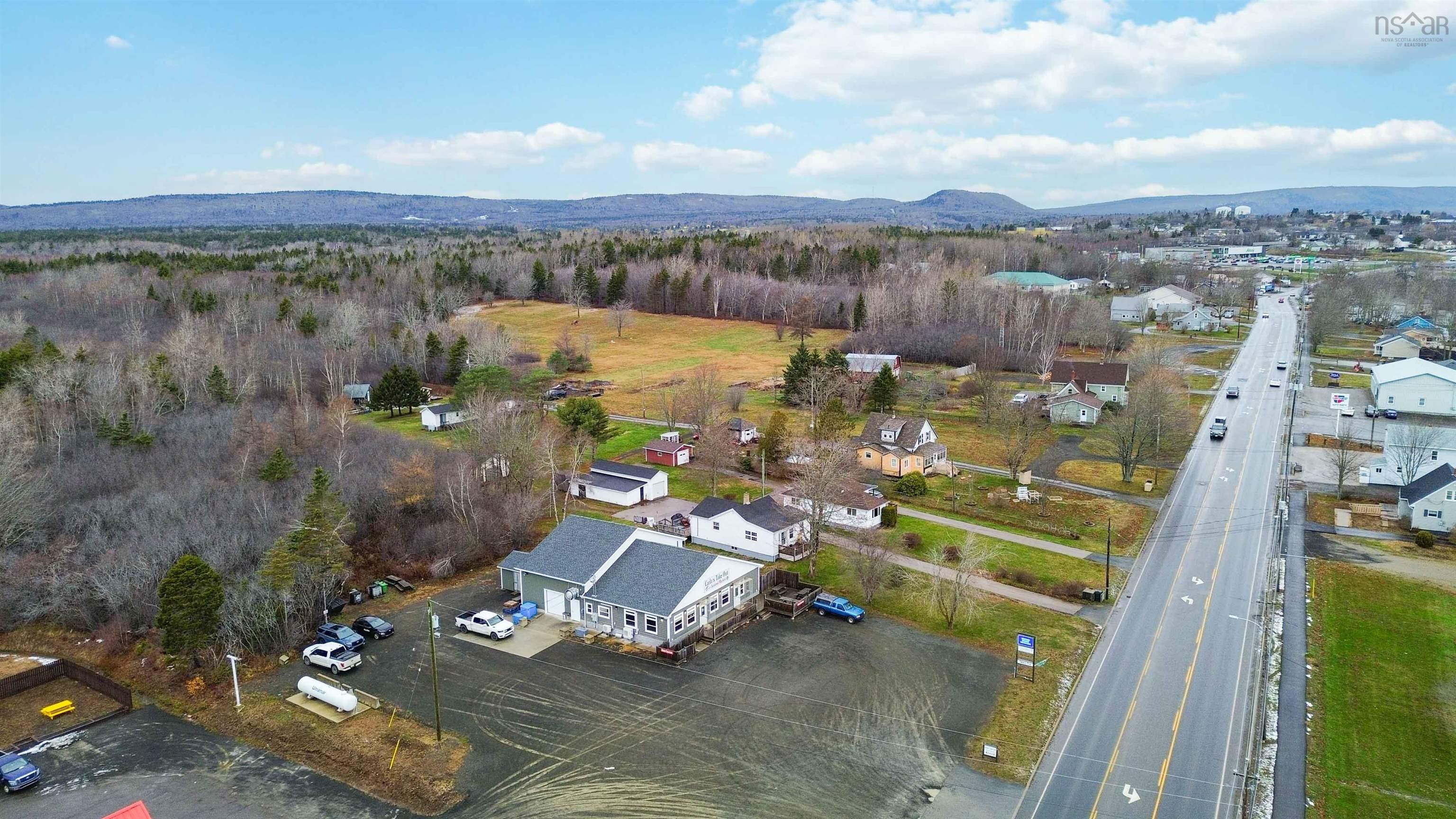 $950,000.00: 238 Highway 303, Conway