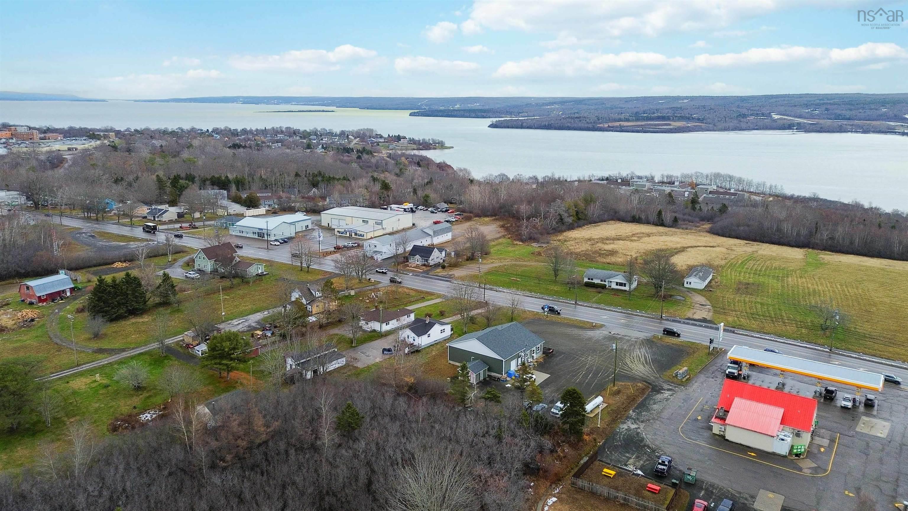 $950,000.00: 238 Highway 303, Conway