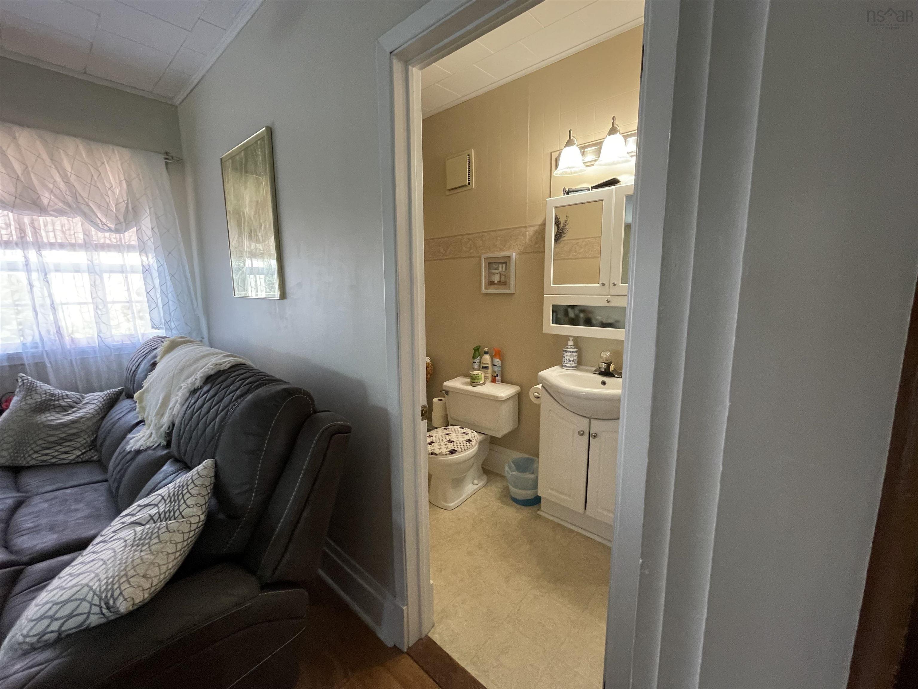 $549,900.00: 550 Lower Branch Road, Lower Branch