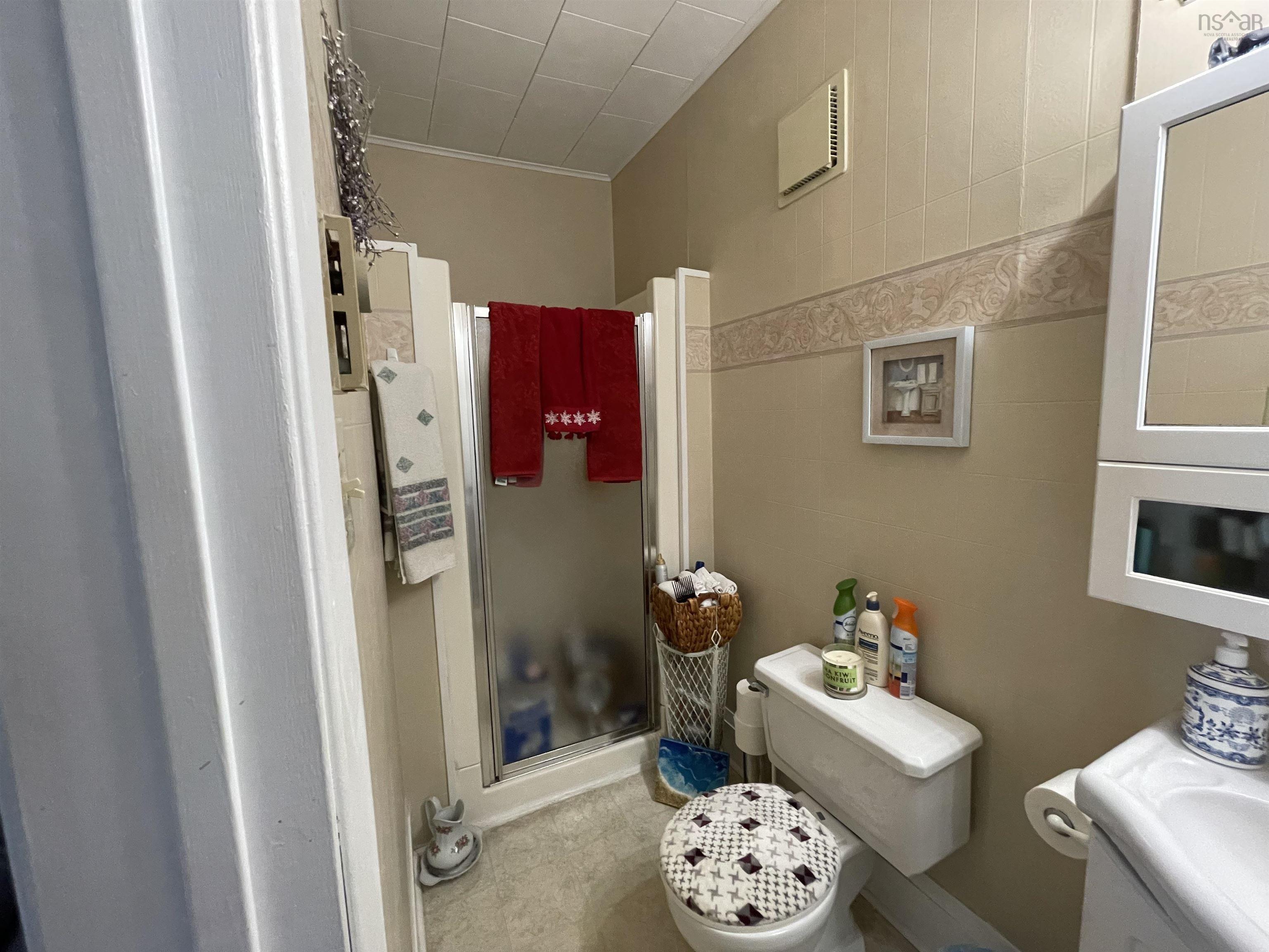 $549,900.00: 550 Lower Branch Road, Lower Branch