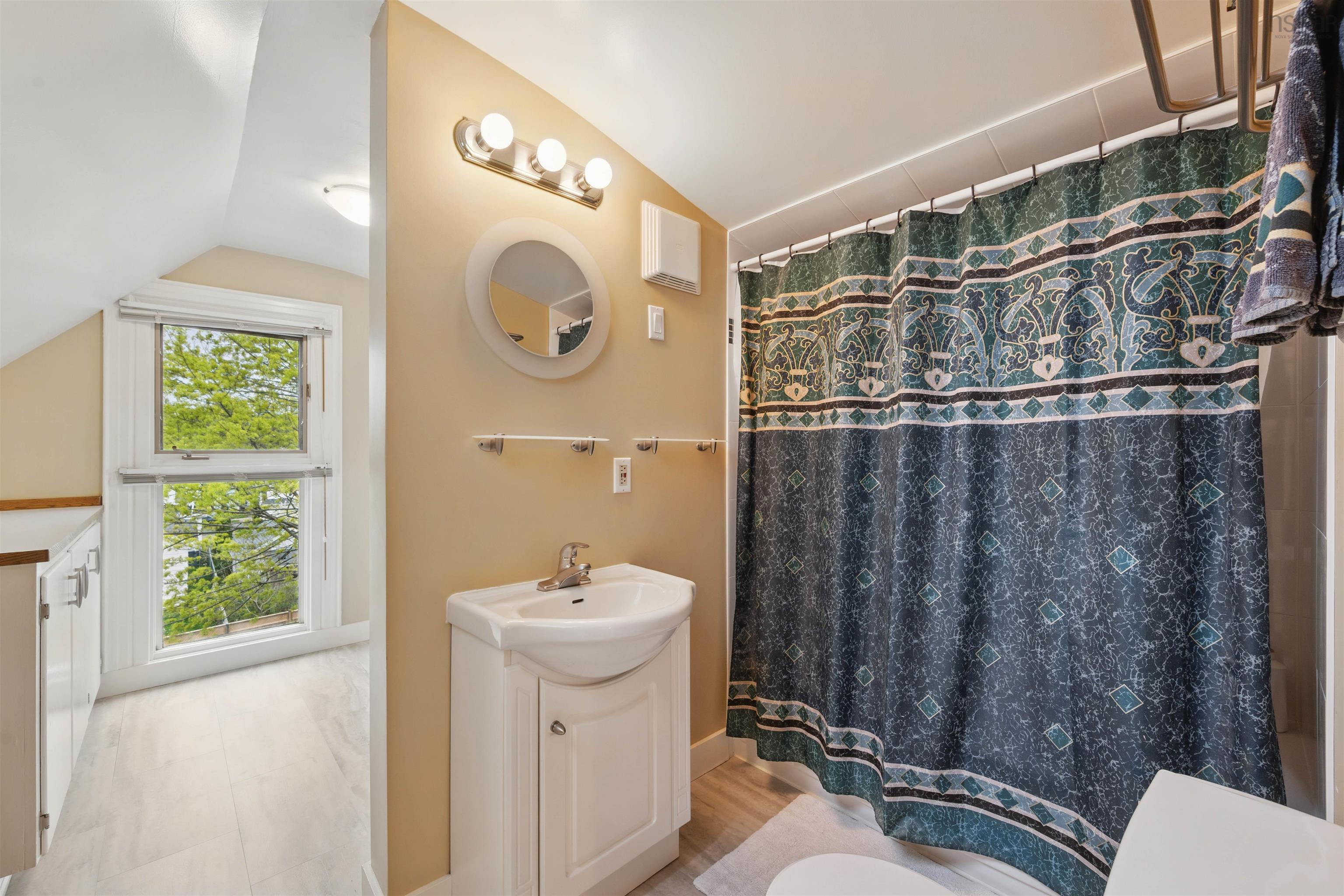 $1,369,900.00: 6041 Cherry Street, Halifax