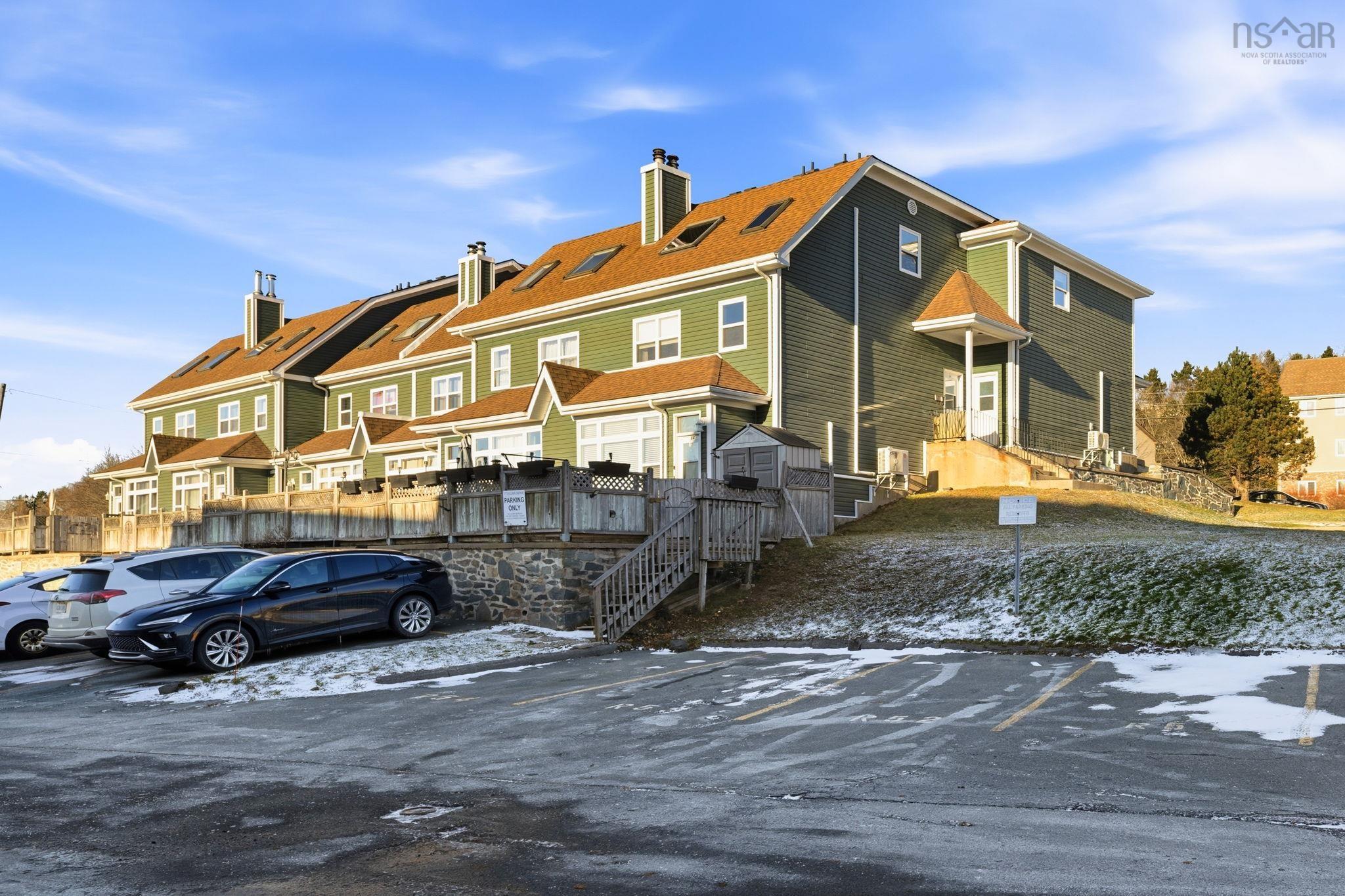 $439,900.00: 12 77 Collins Grove, Dartmouth