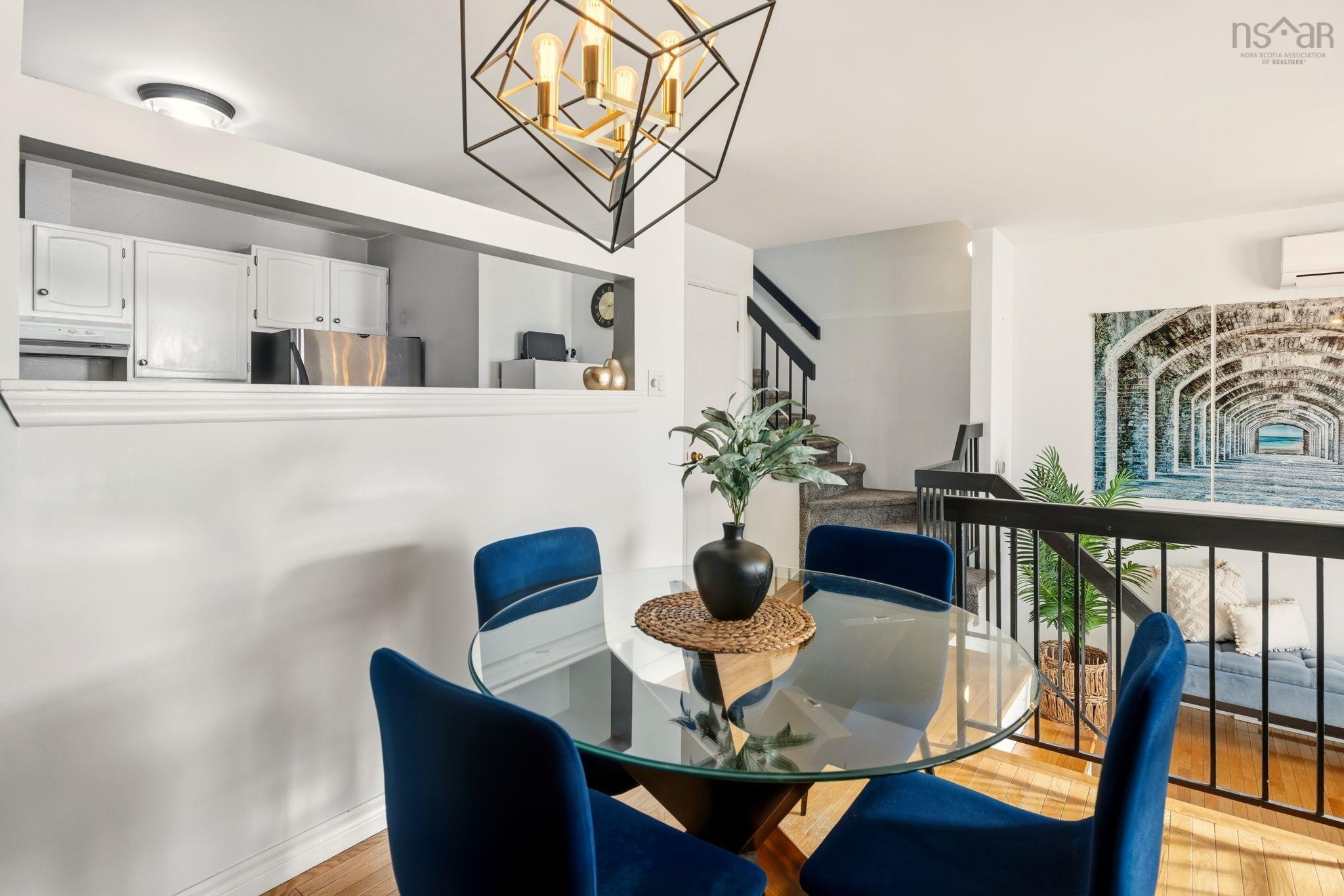 $439,900.00: 12 77 Collins Grove, Dartmouth