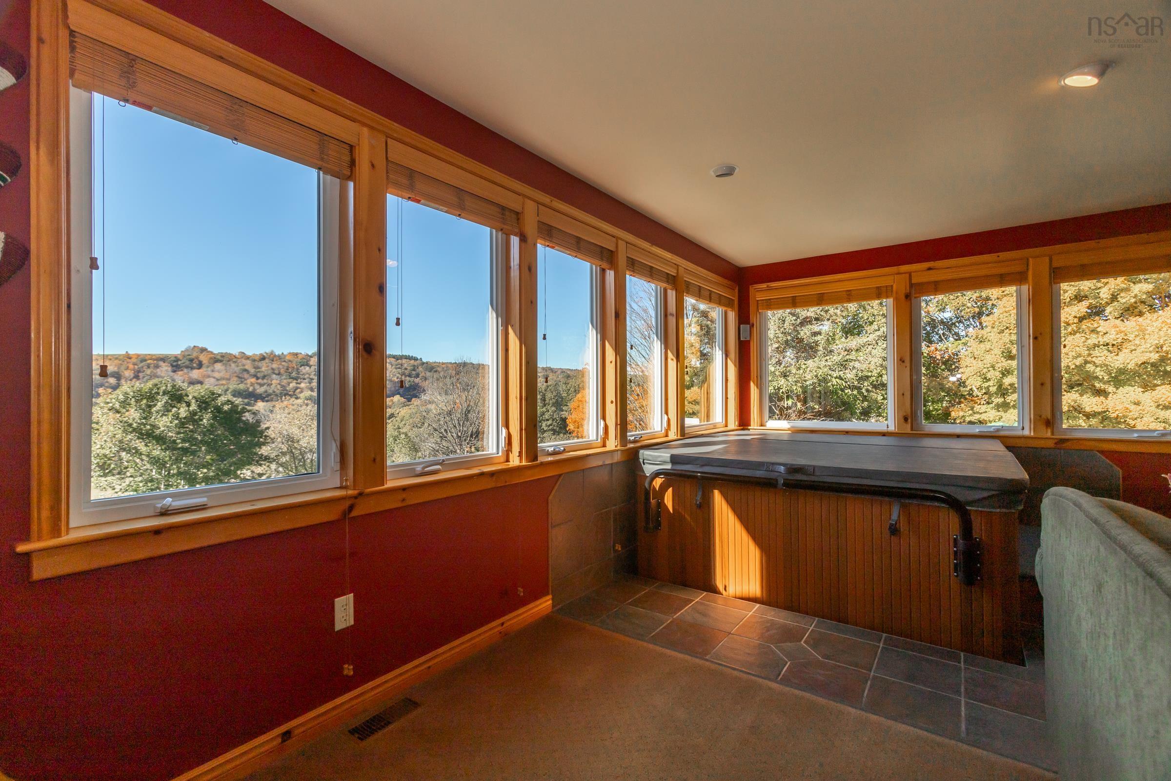 $899,000.00: 481 Chute Road, Bear River