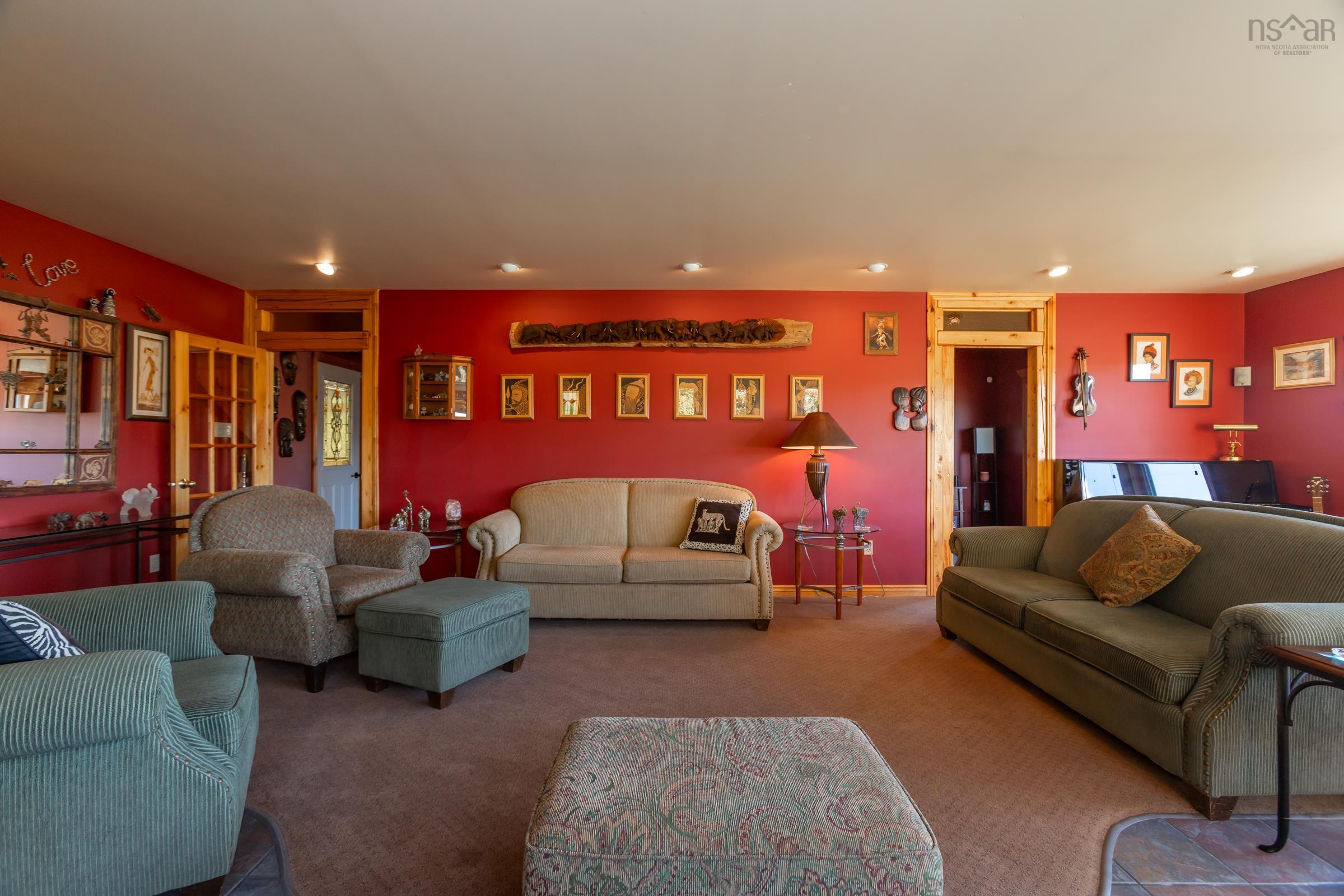 $899,000.00: 481 Chute Road, Bear River