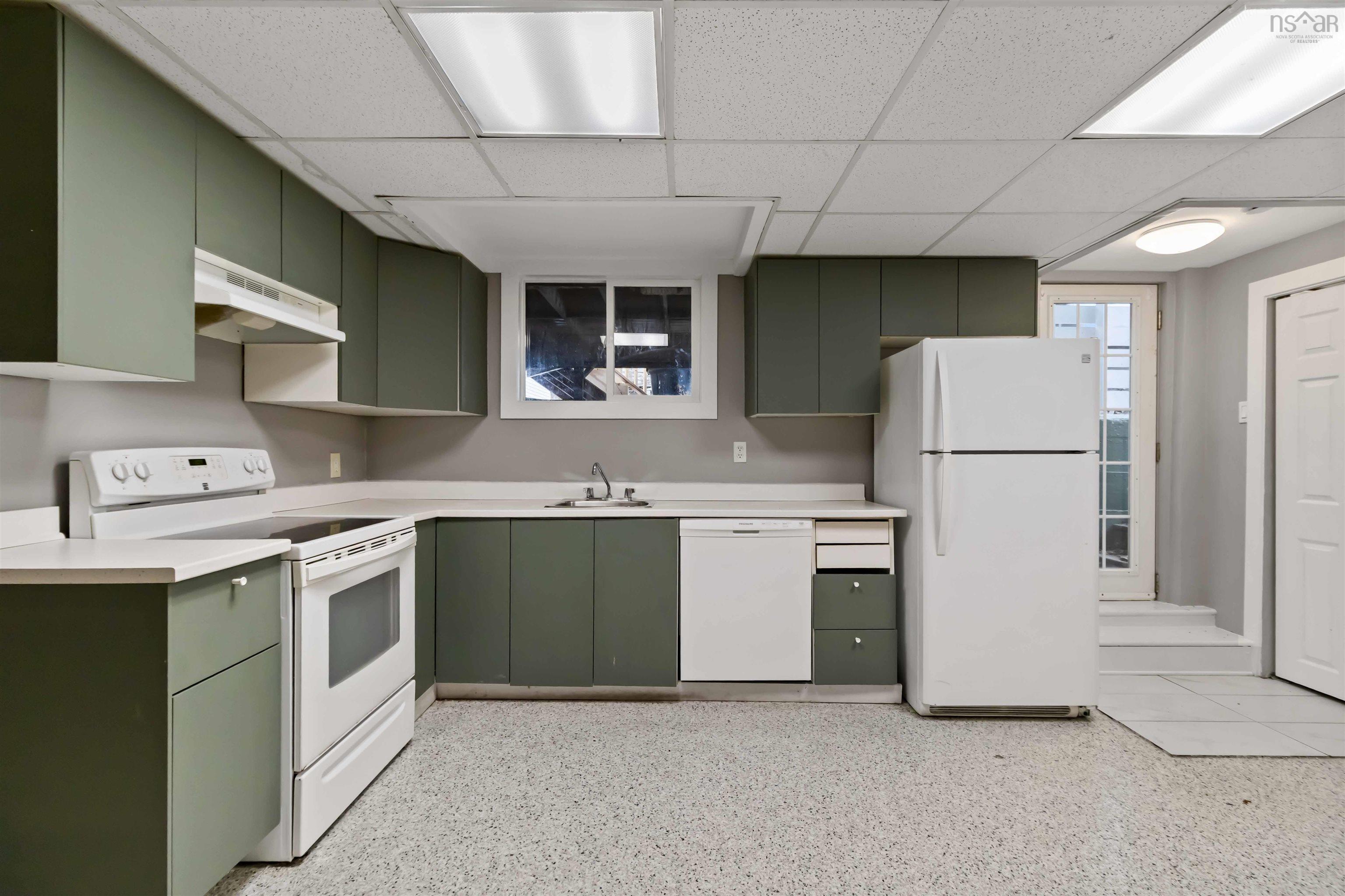 $624,900.00: 16 Pauline Crescent, Dartmouth