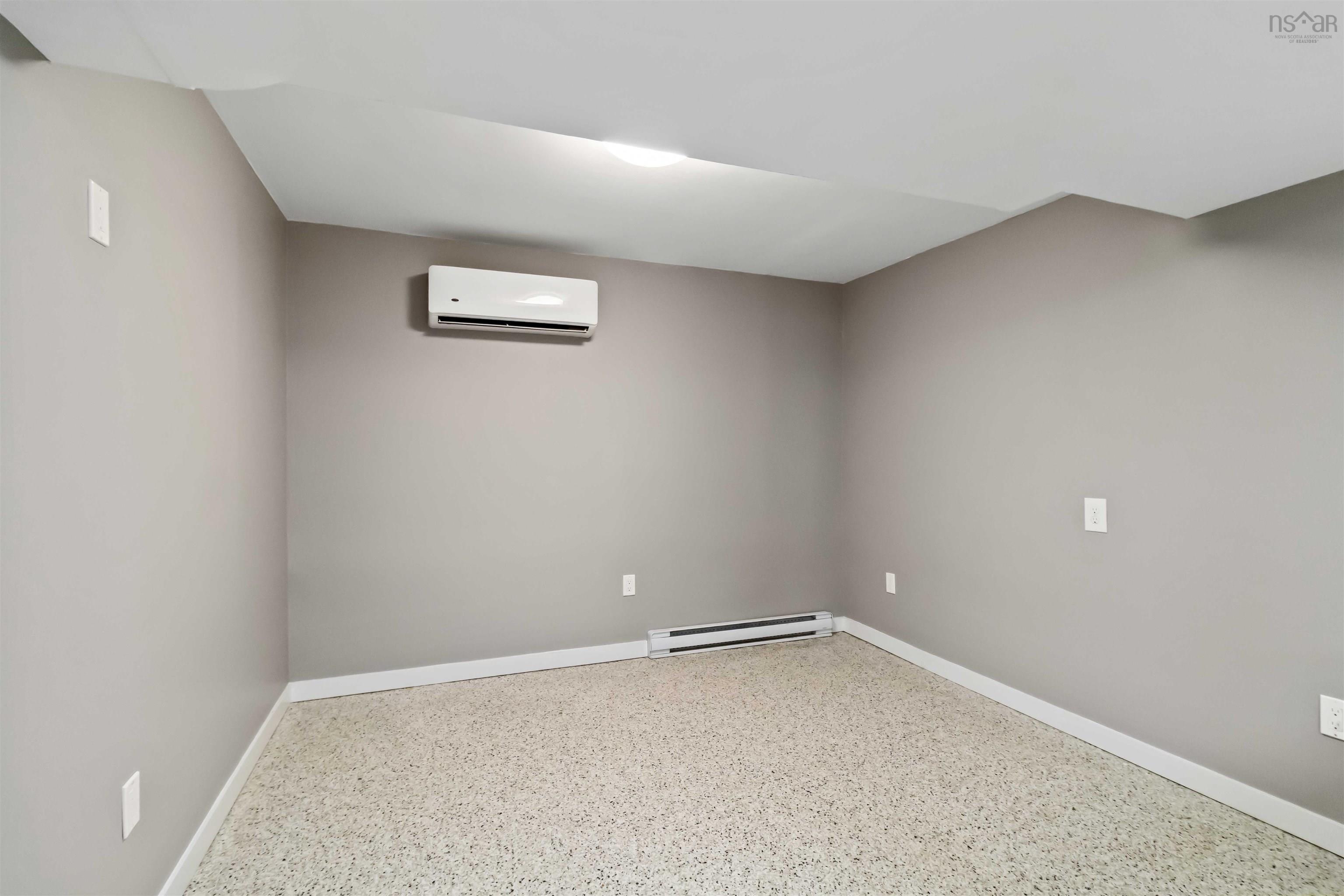 $624,900.00: 16 Pauline Crescent, Dartmouth