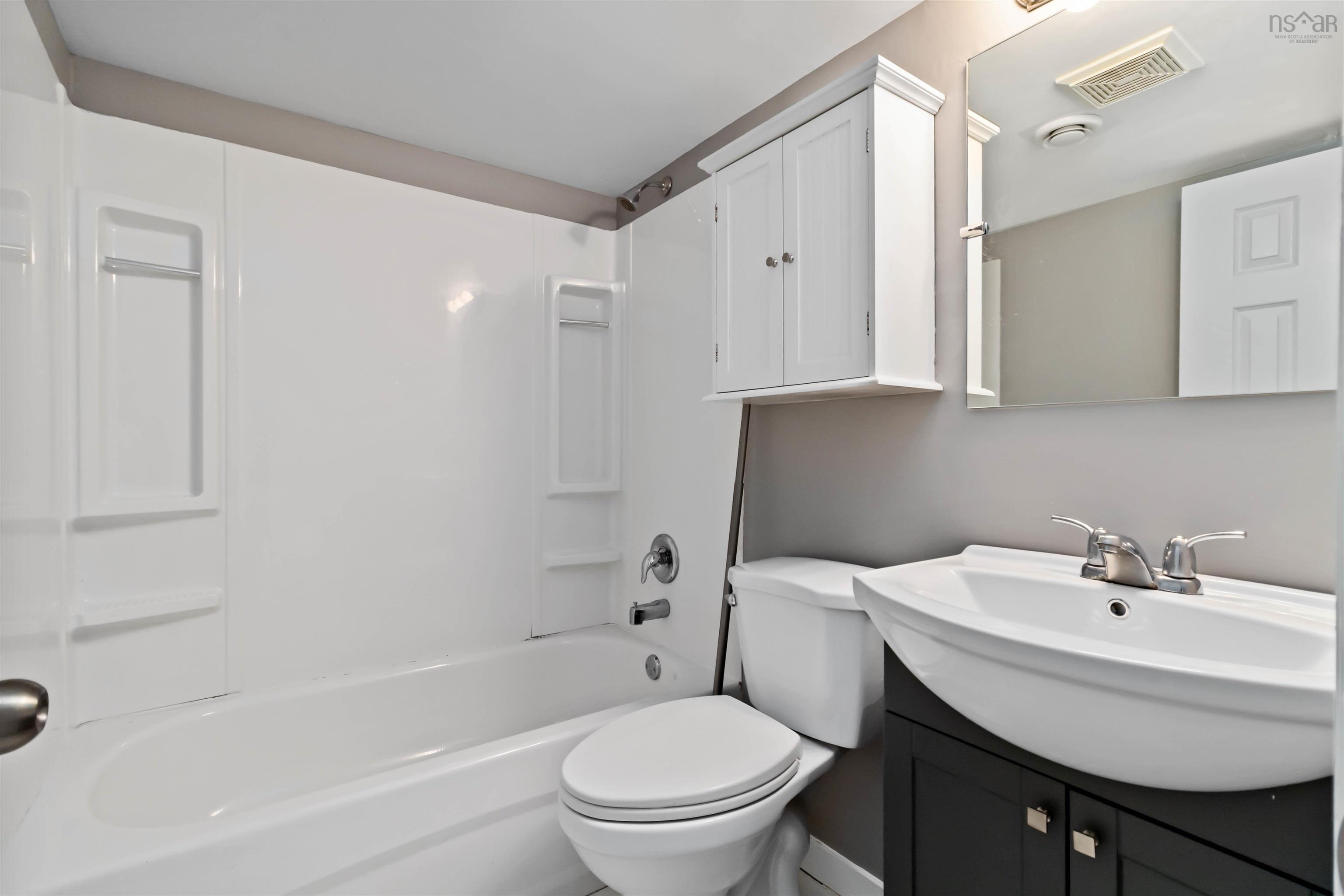 $624,900.00: 16 Pauline Crescent, Dartmouth