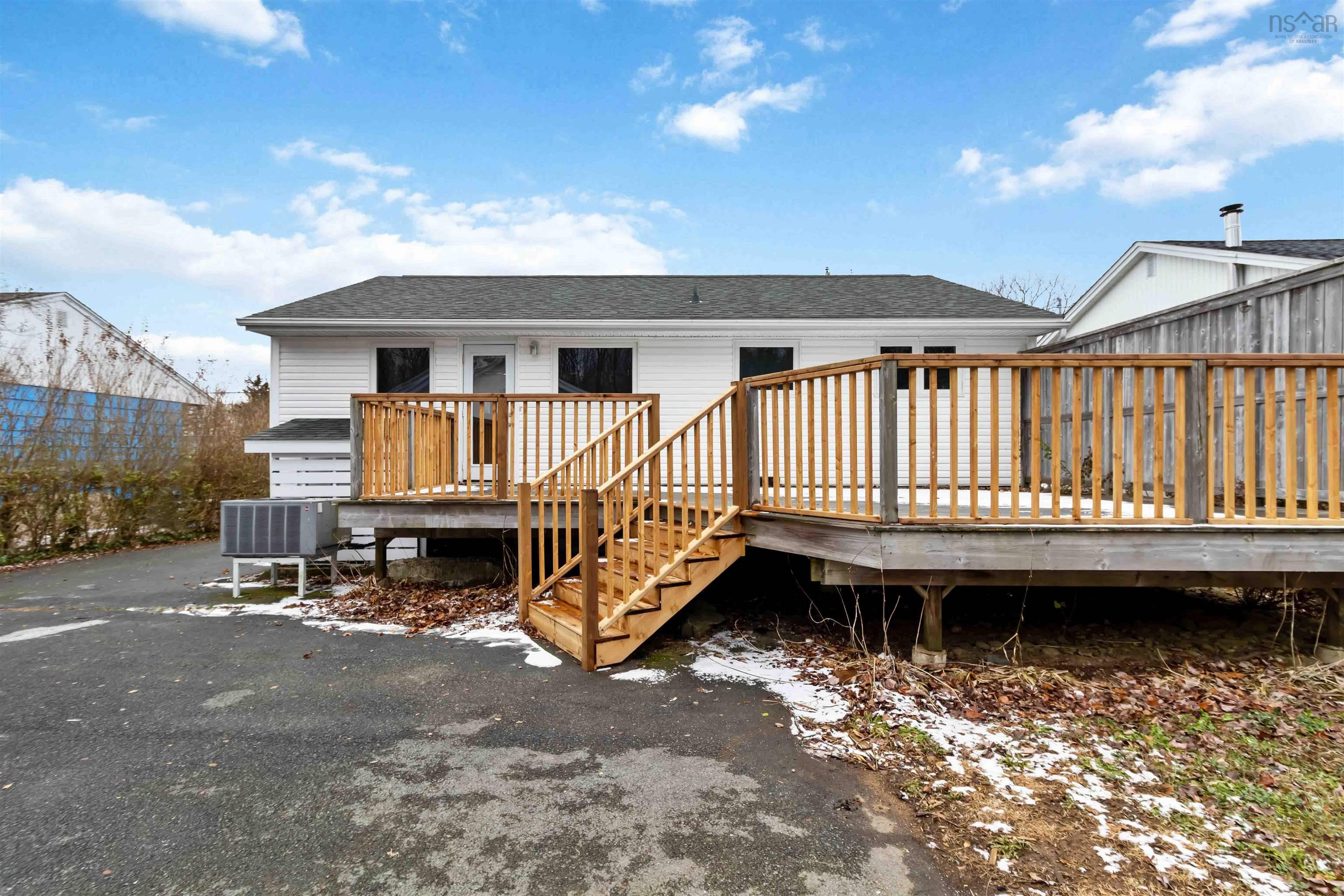 $624,900.00: 16 Pauline Crescent, Dartmouth