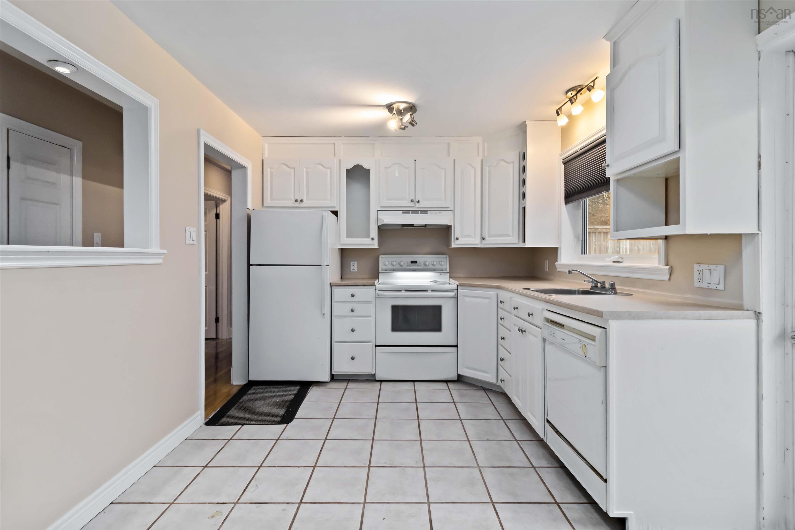 $624,900.00: 16 Pauline Crescent, Dartmouth