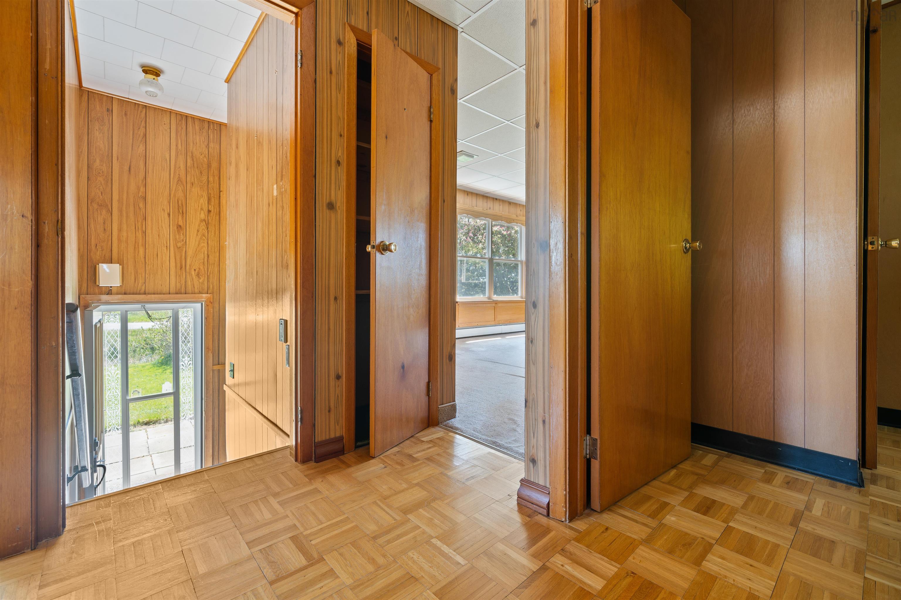 $329,900.00: 571 Burntcoat Road, Burntcoat