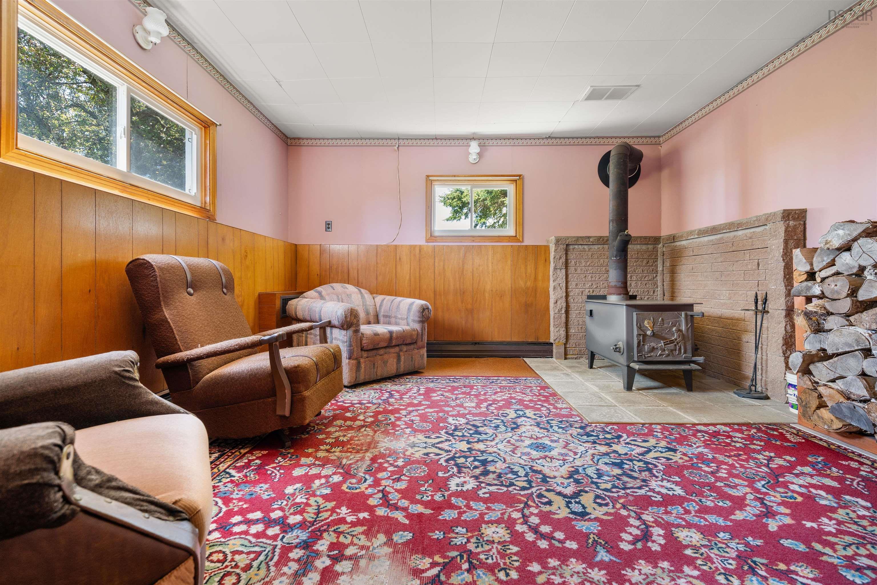 $329,900.00: 571 Burntcoat Road, Burntcoat