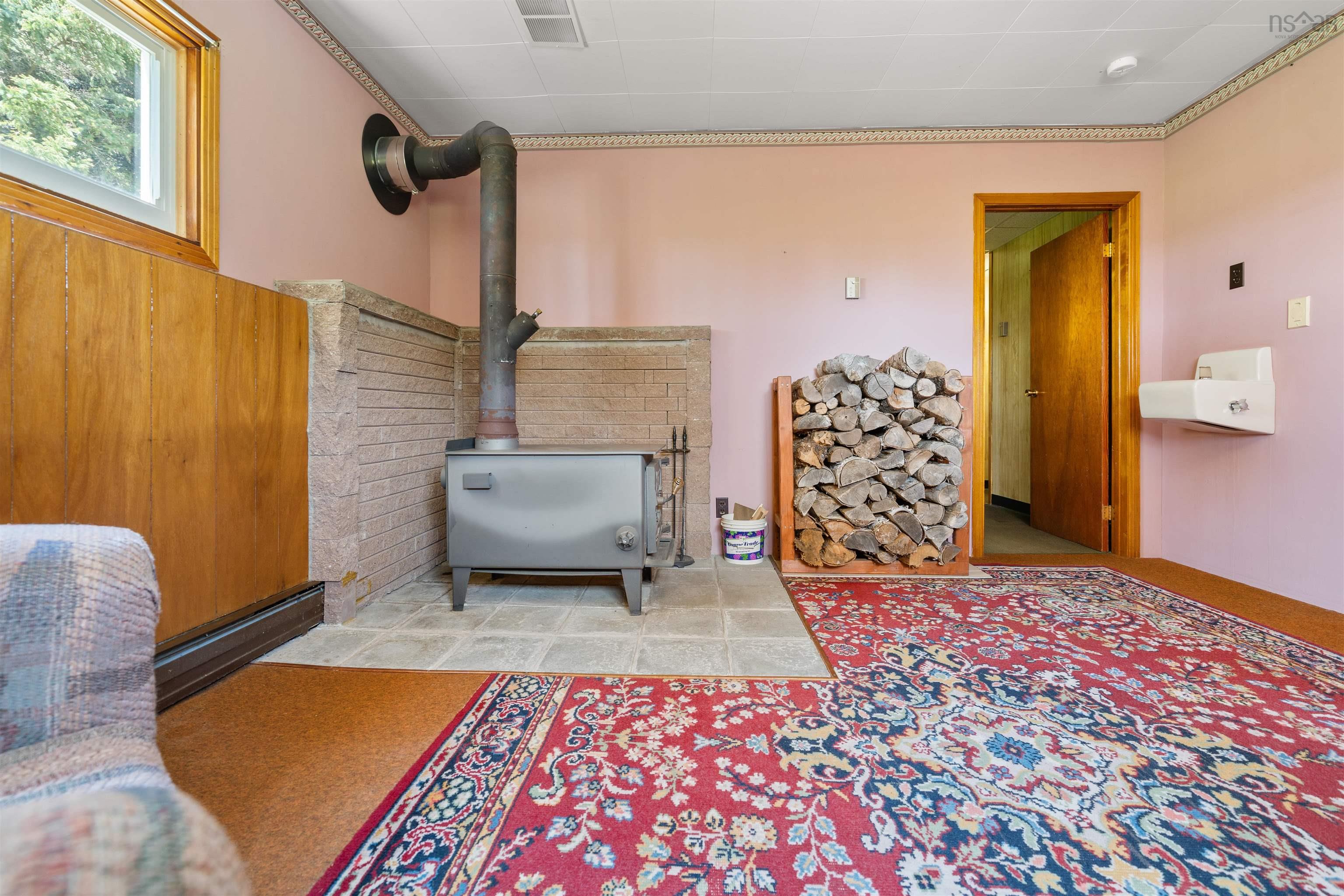 $329,900.00: 571 Burntcoat Road, Burntcoat