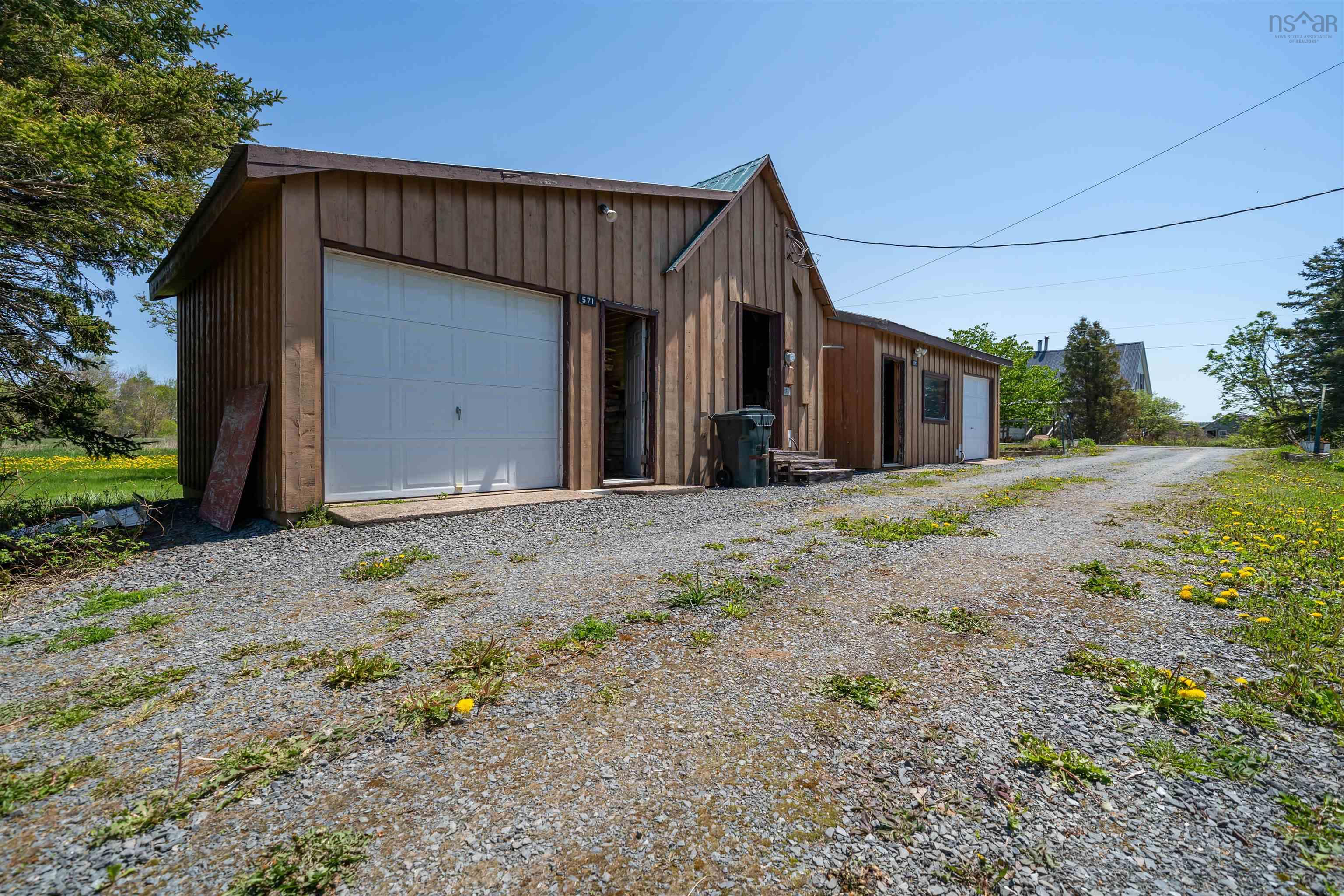 $329,900.00: 571 Burntcoat Road, Burntcoat