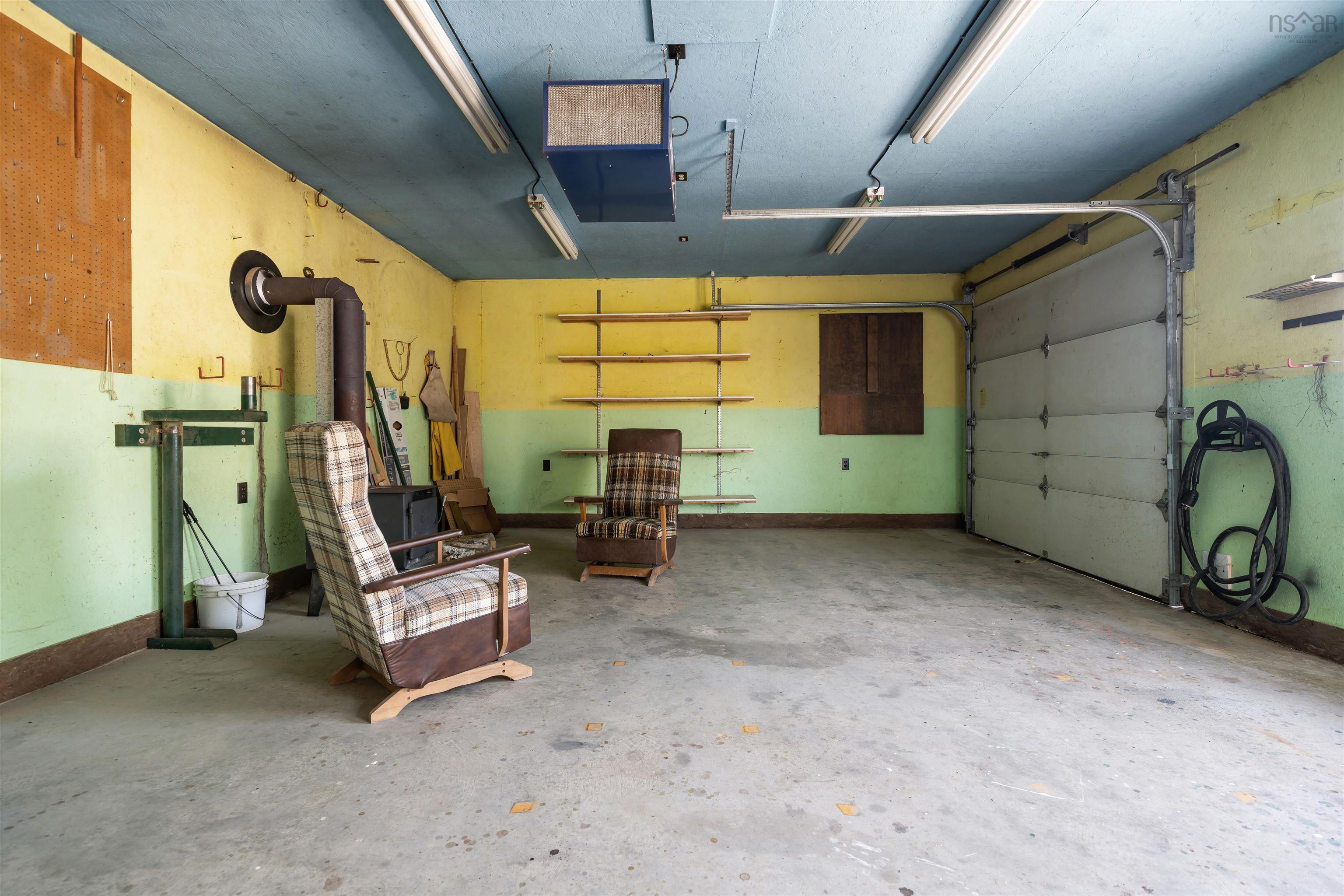 $329,900.00: 571 Burntcoat Road, Burntcoat