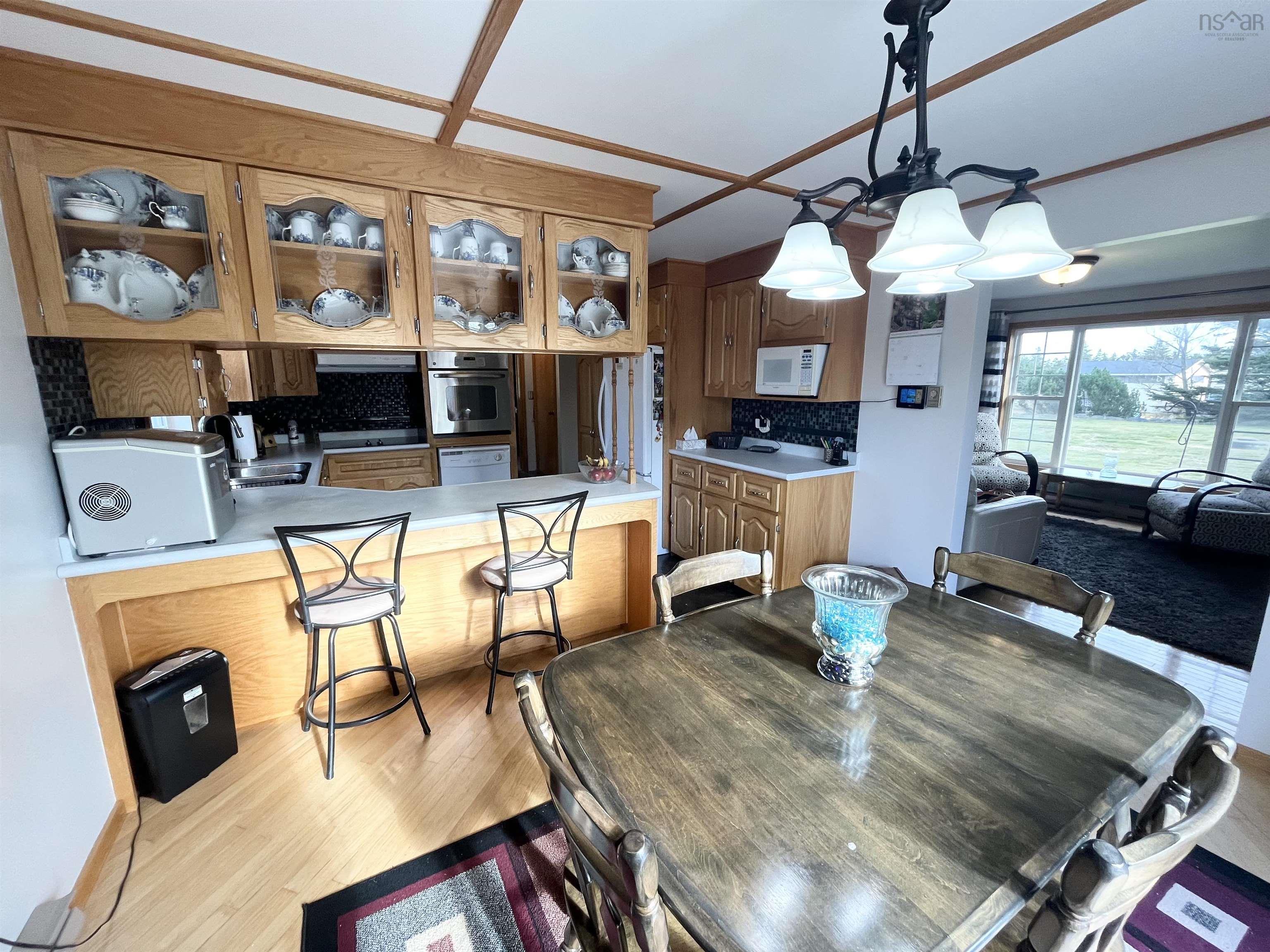 $410,000.00: 472 Centreville South Side Road, South Side