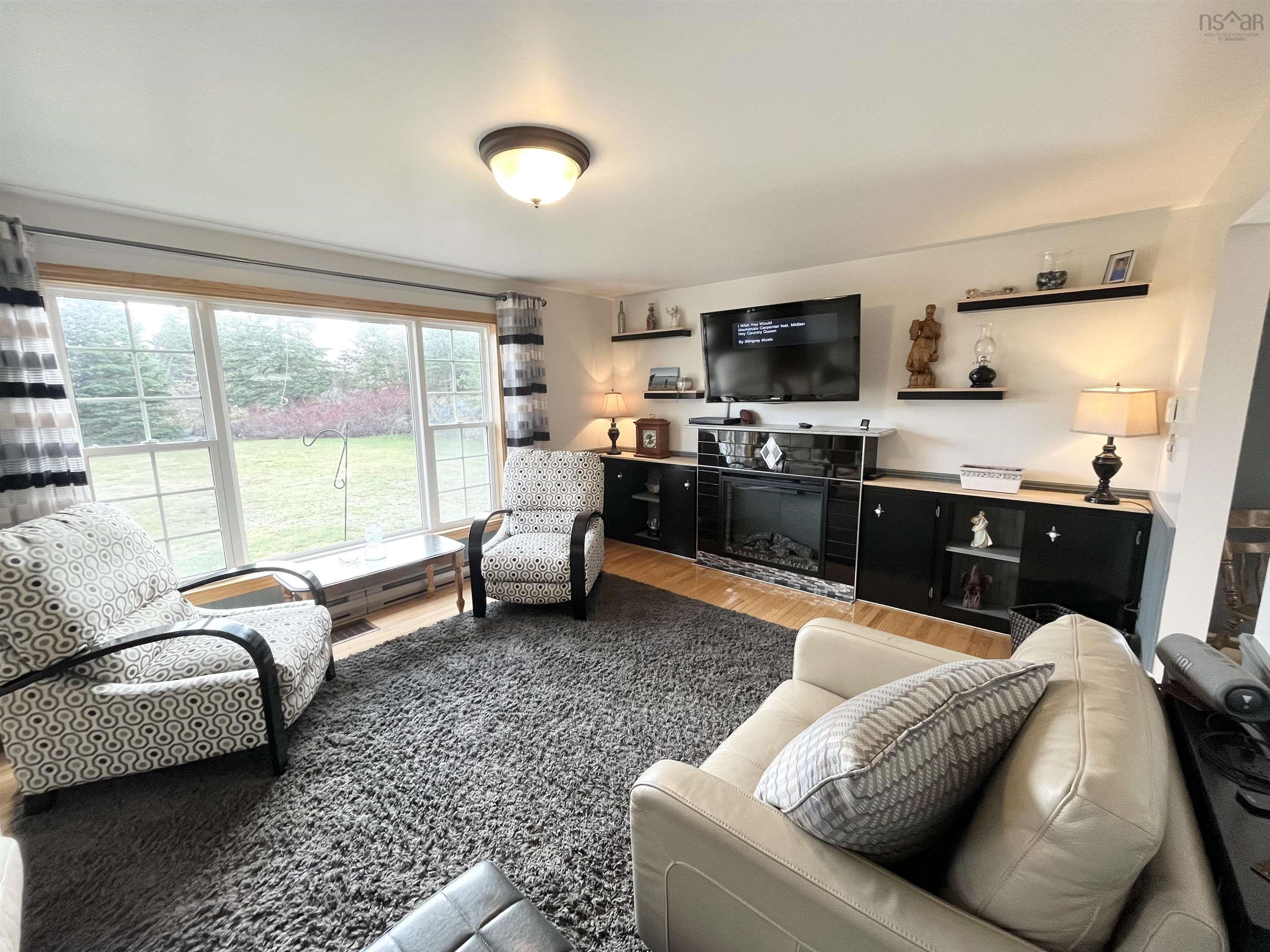 $410,000.00: 472 Centreville South Side Road, South Side