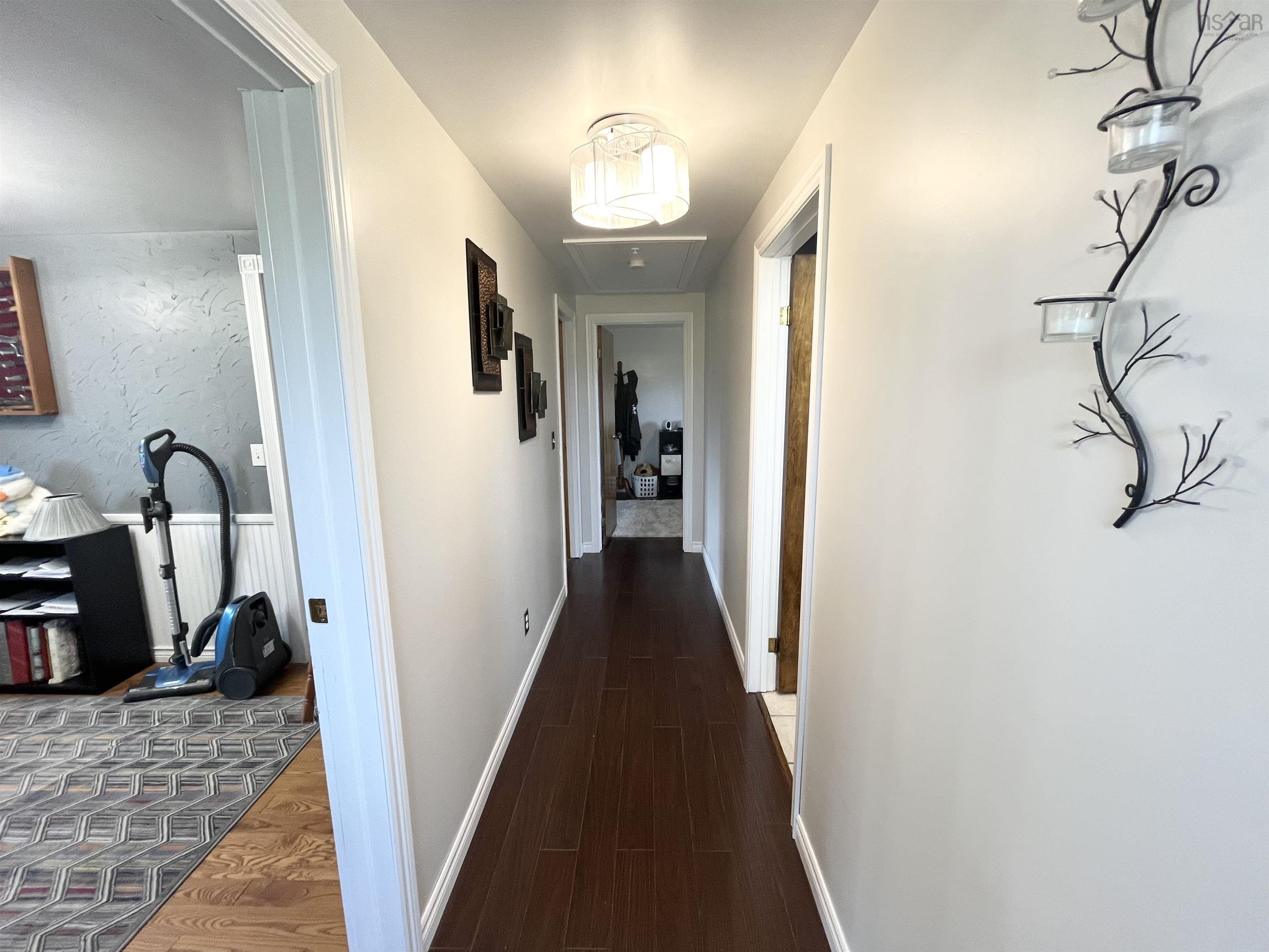 $410,000.00: 472 Centreville South Side Road, South Side