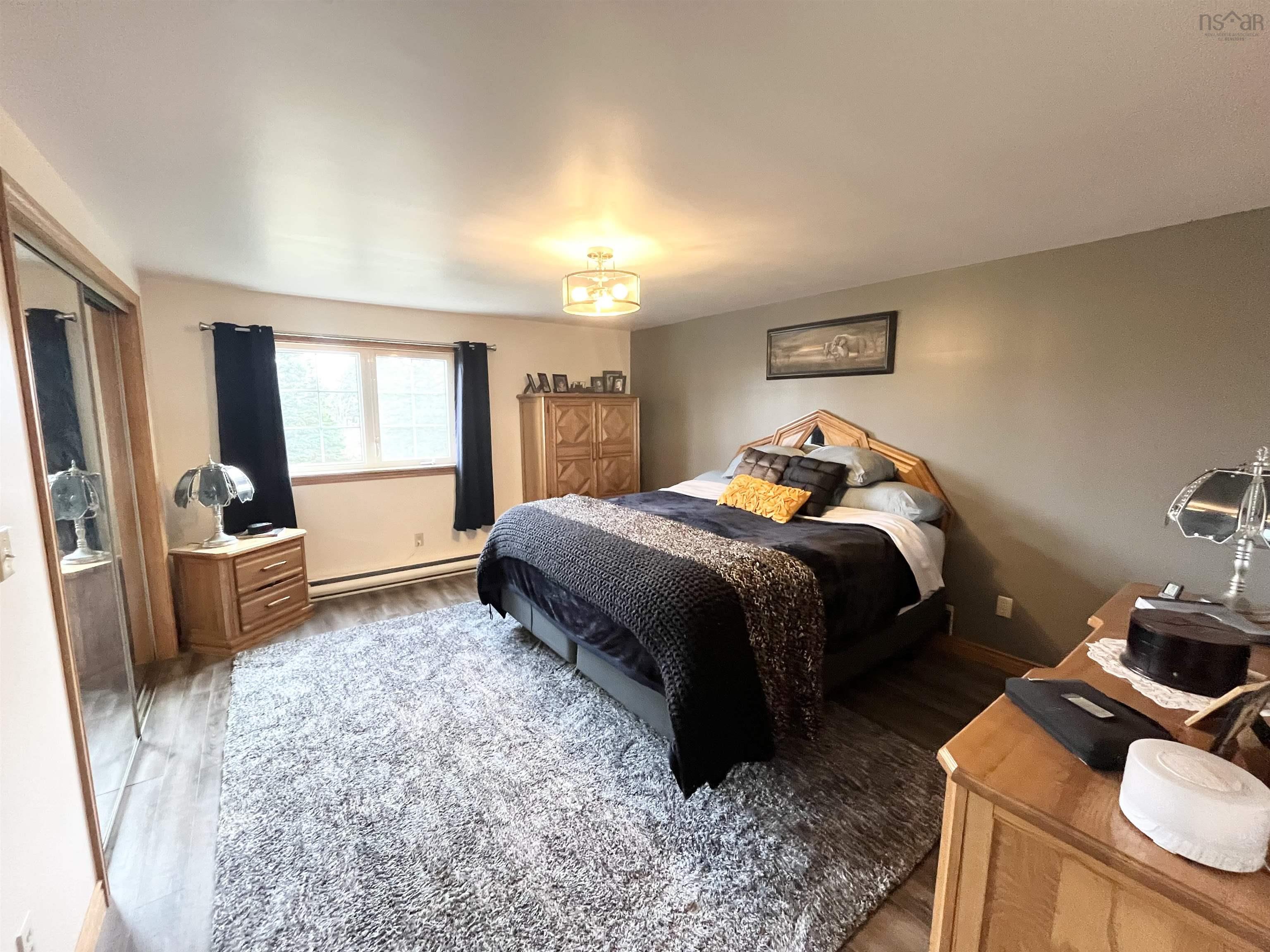 $410,000.00: 472 Centreville South Side Road, South Side