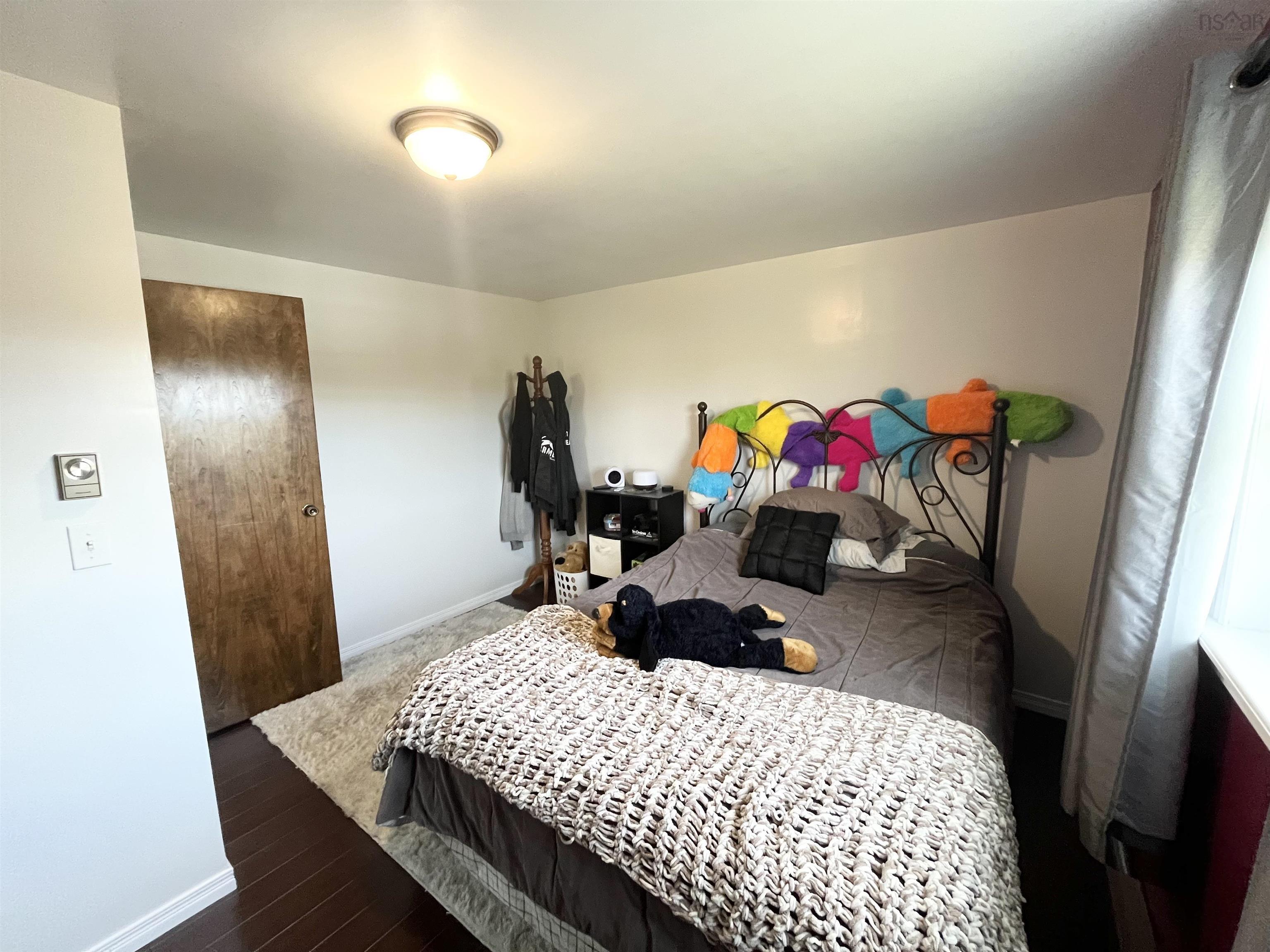 $410,000.00: 472 Centreville South Side Road, South Side