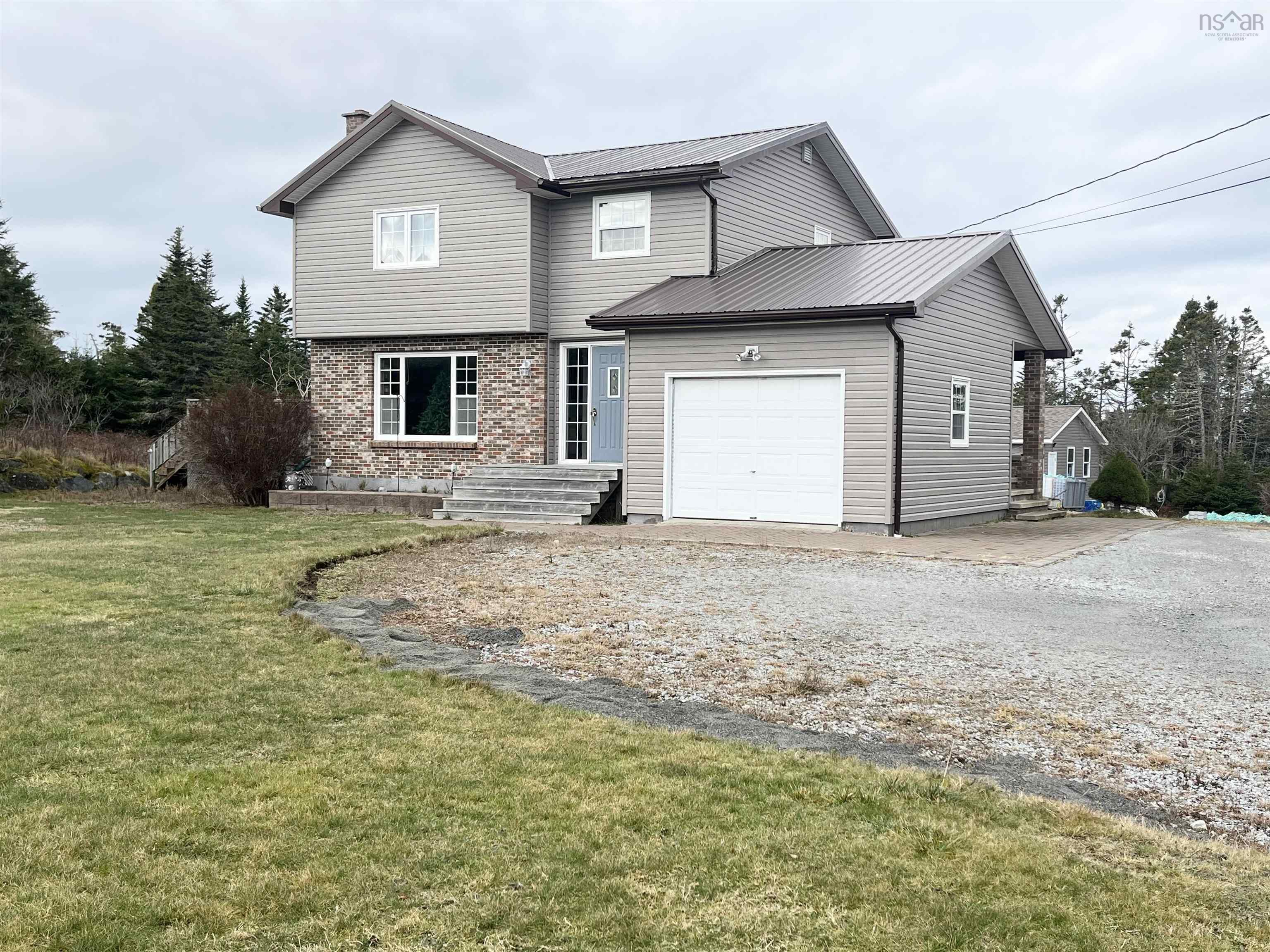 $410,000.00: 472 Centreville South Side Road, South Side