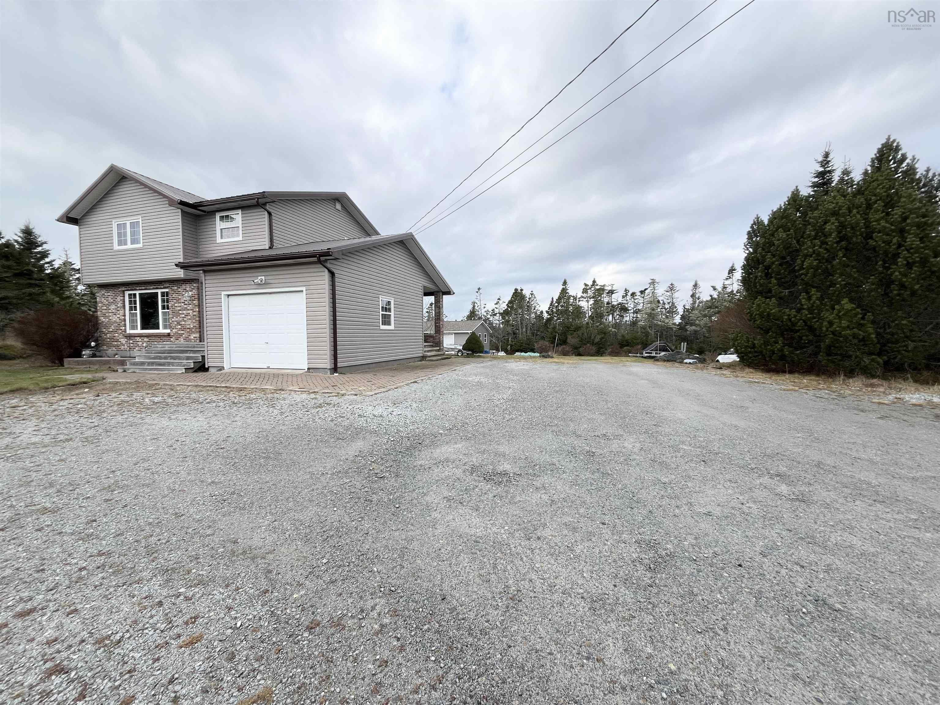 $410,000.00: 472 Centreville South Side Road, South Side