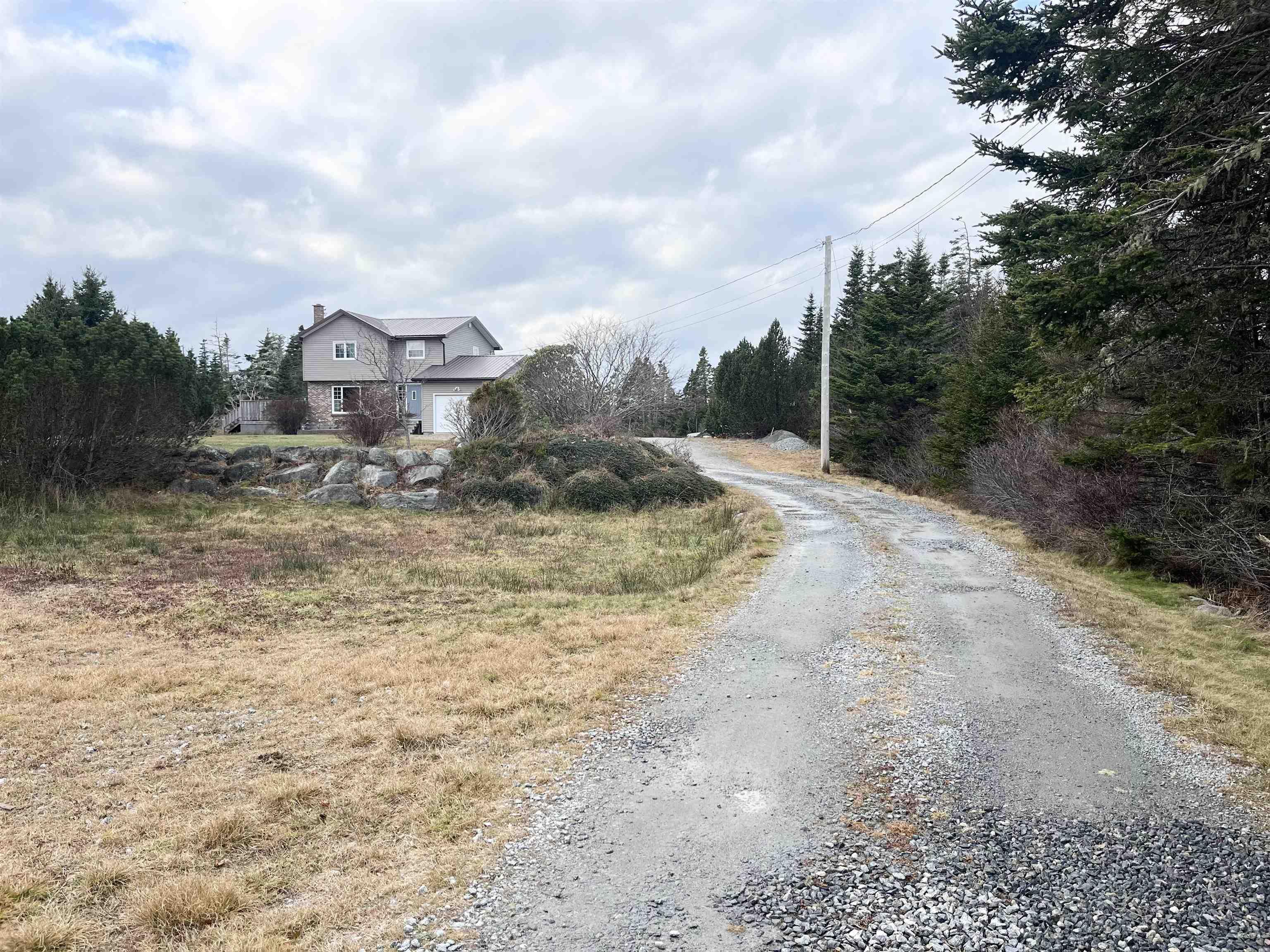 $410,000.00: 472 Centreville South Side Road, South Side