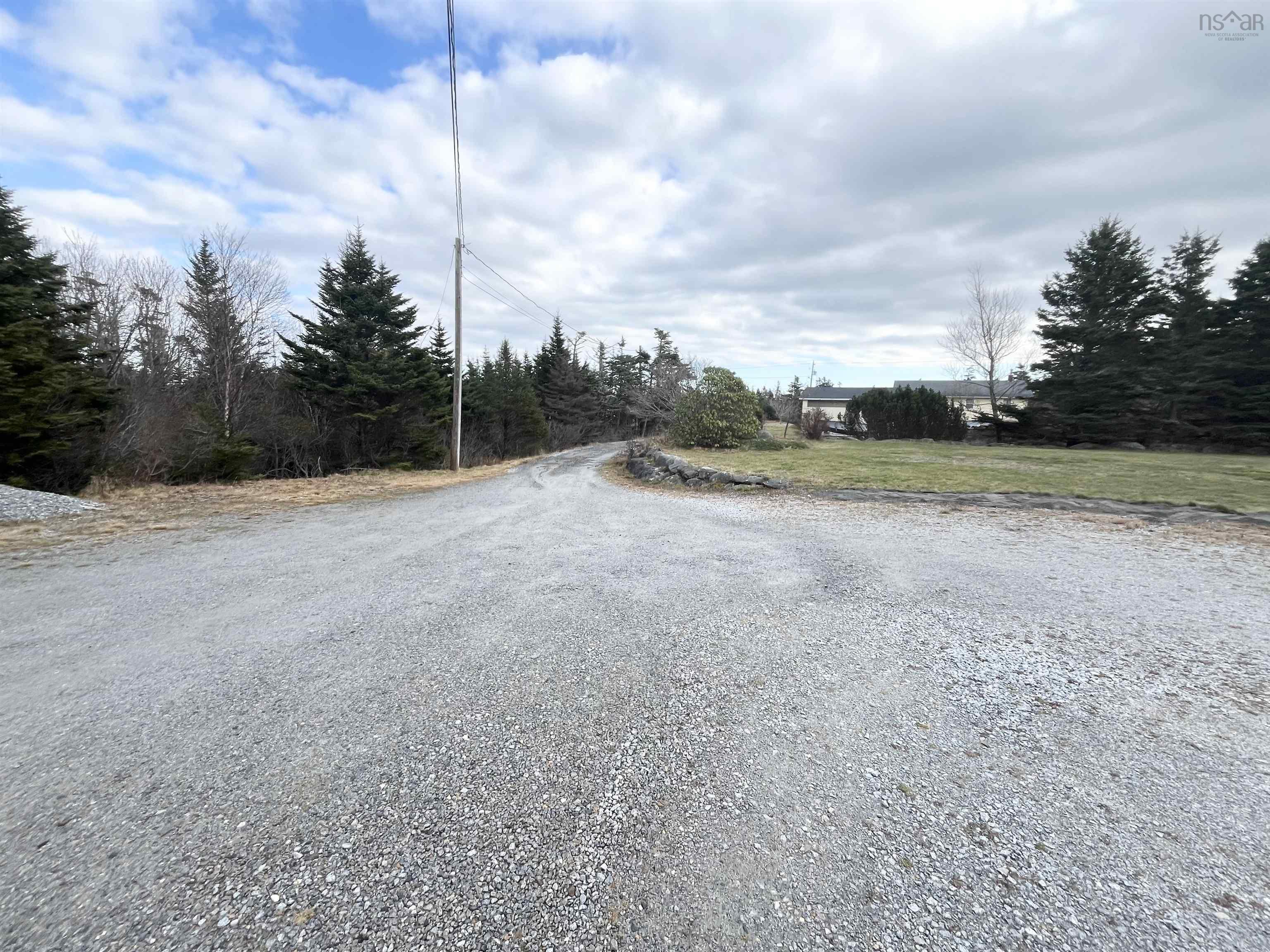 $410,000.00: 472 Centreville South Side Road, South Side