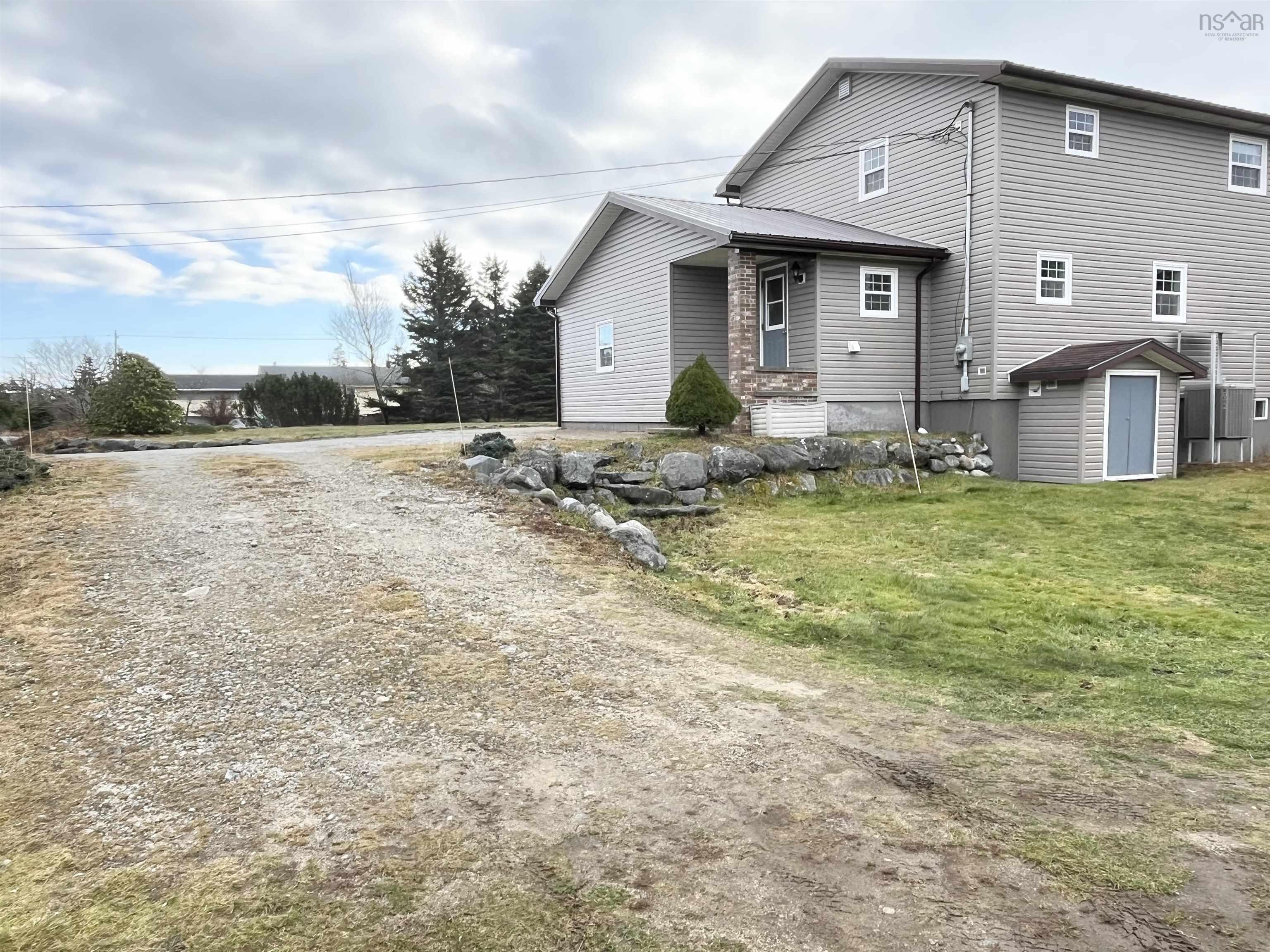 $410,000.00: 472 Centreville South Side Road, South Side