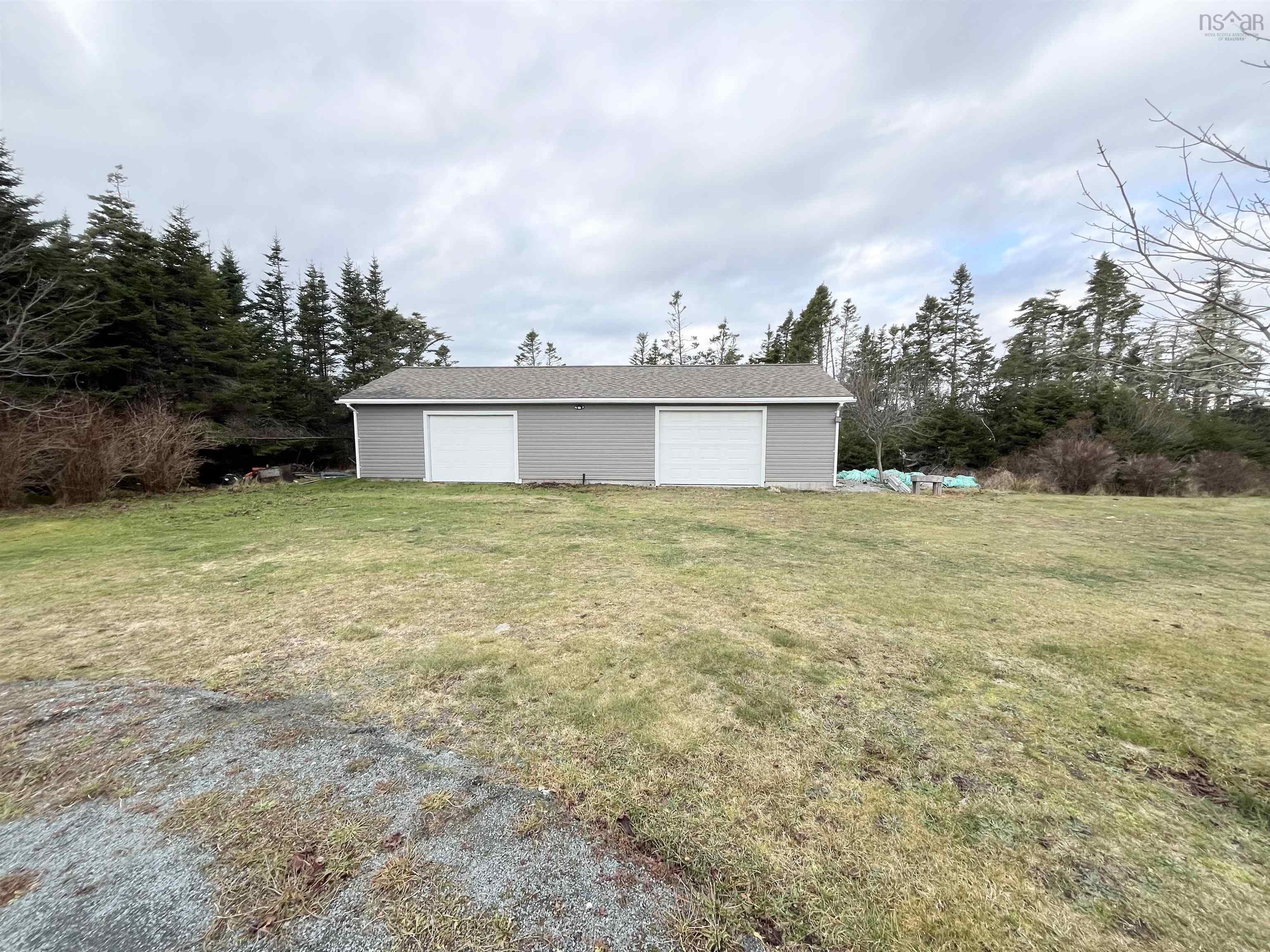 $410,000.00: 472 Centreville South Side Road, South Side