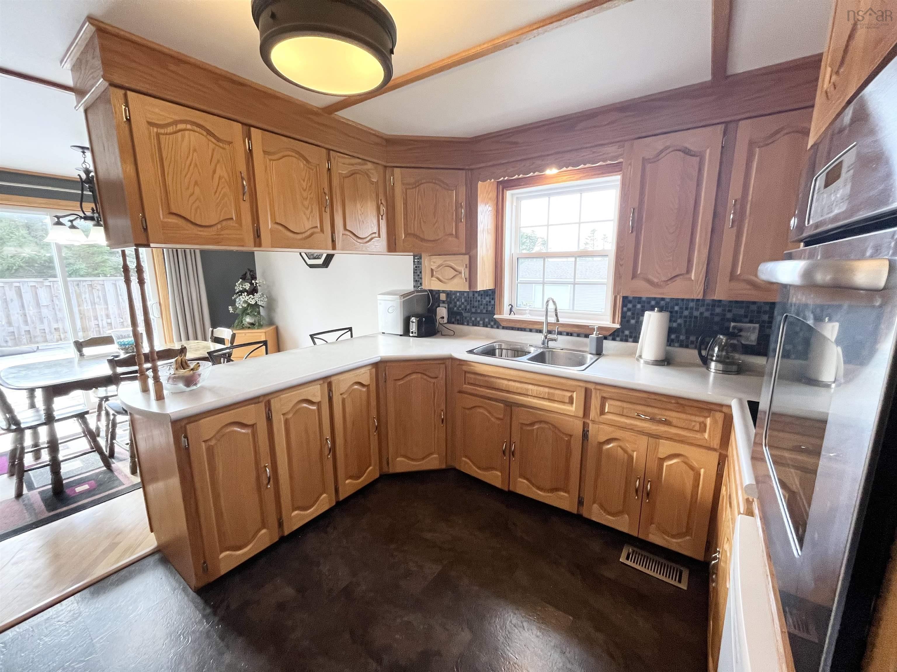 $410,000.00: 472 Centreville South Side Road, South Side