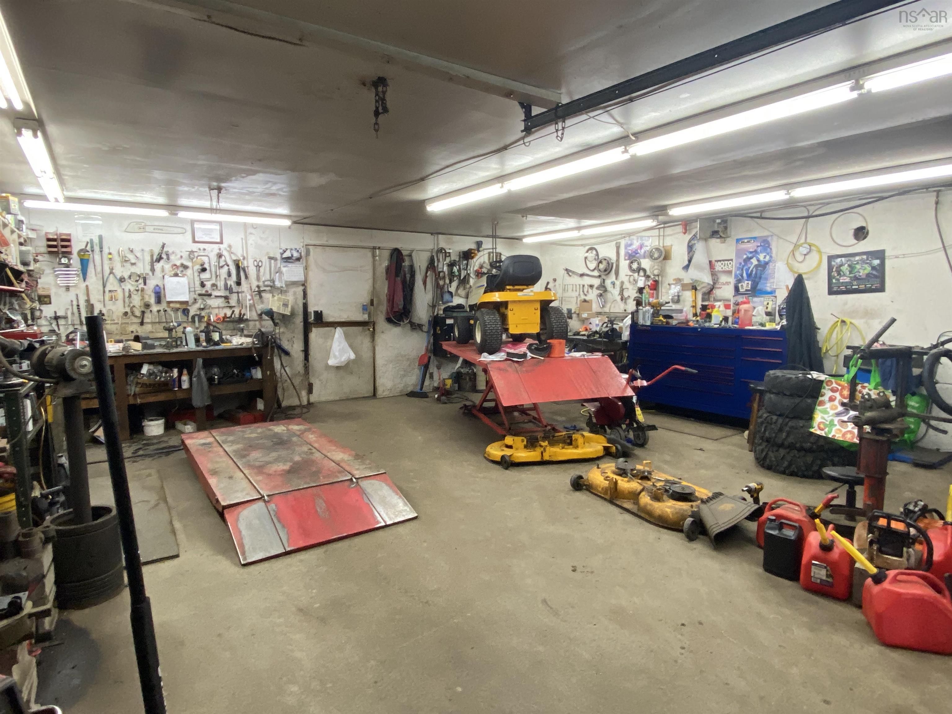 $309,000.00: 9881 No. 1 Highway, Marshalltown