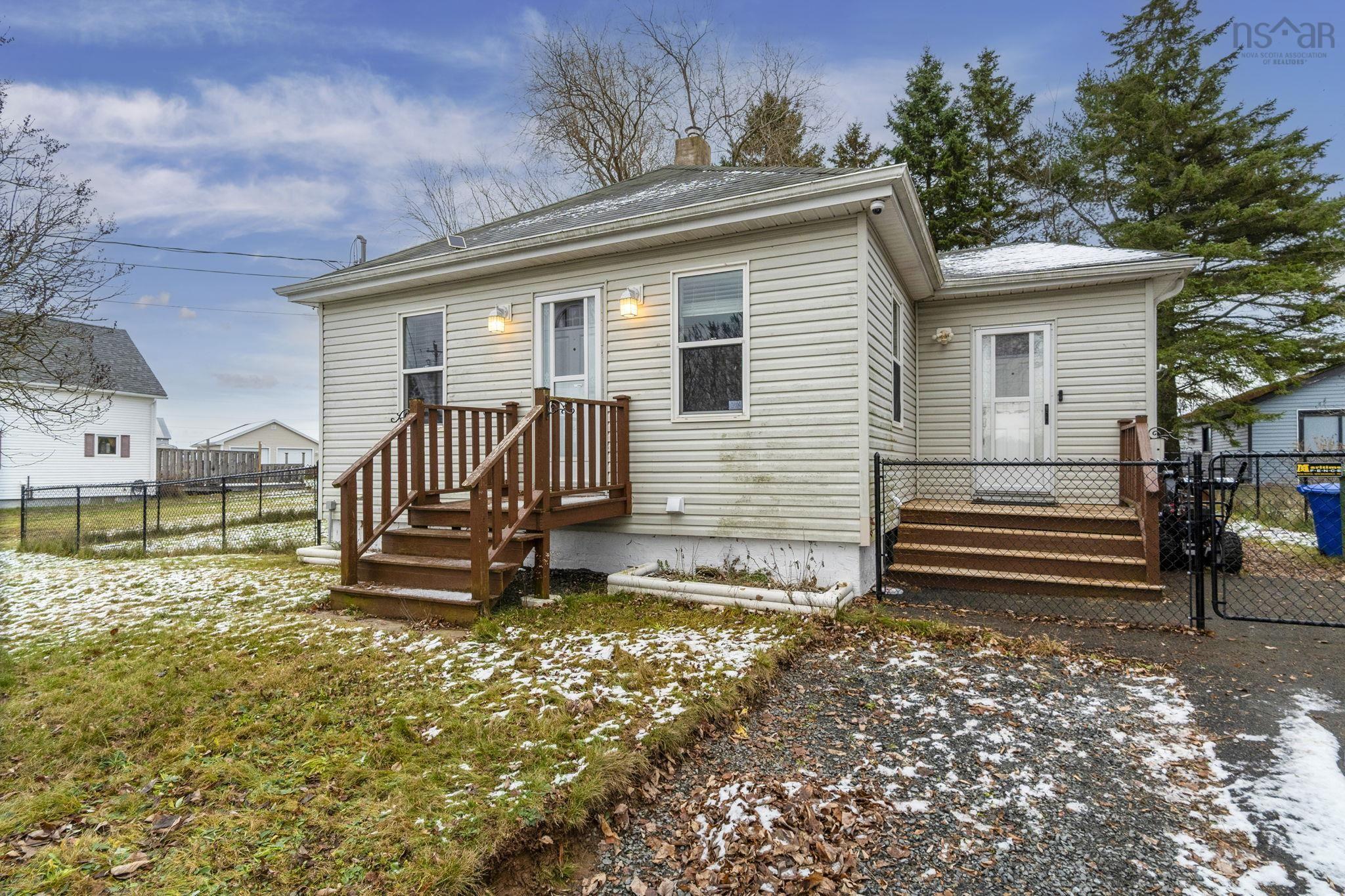 $330,000.00: 1034 Highway 277, Dutch Settlement