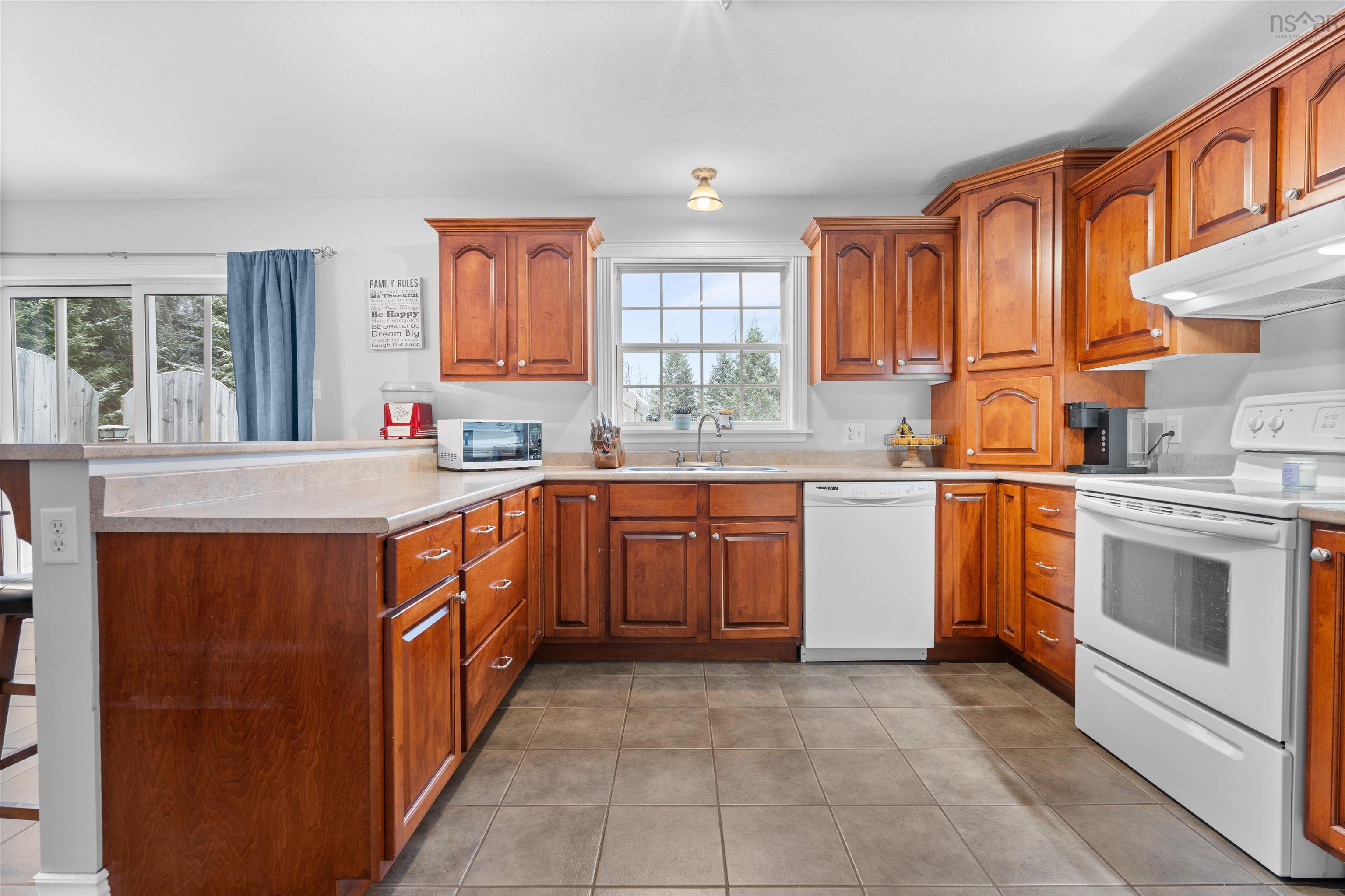 $432,900.00: 95 Riverbend Drive, Brookdale