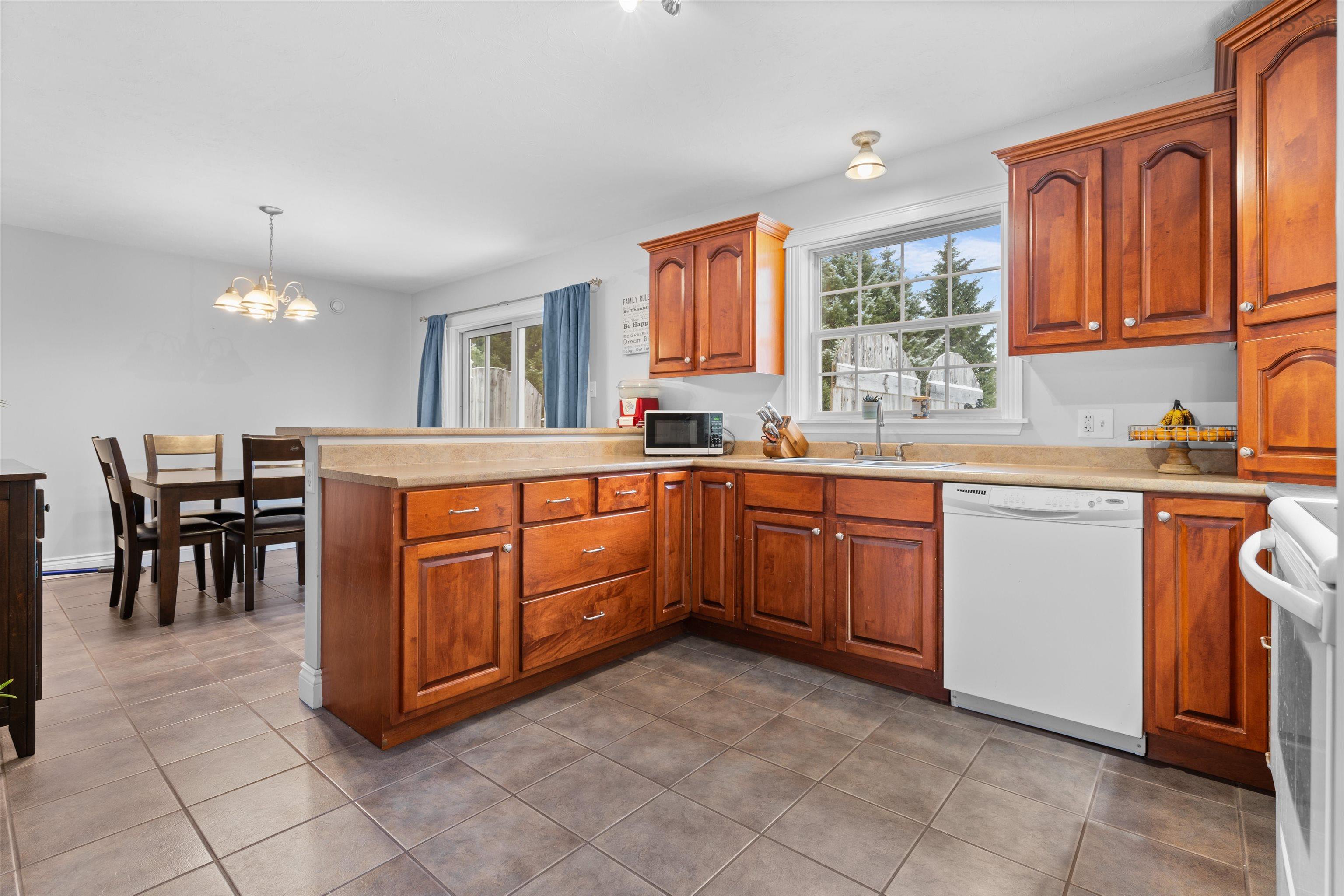 $432,900.00: 95 Riverbend Drive, Brookdale