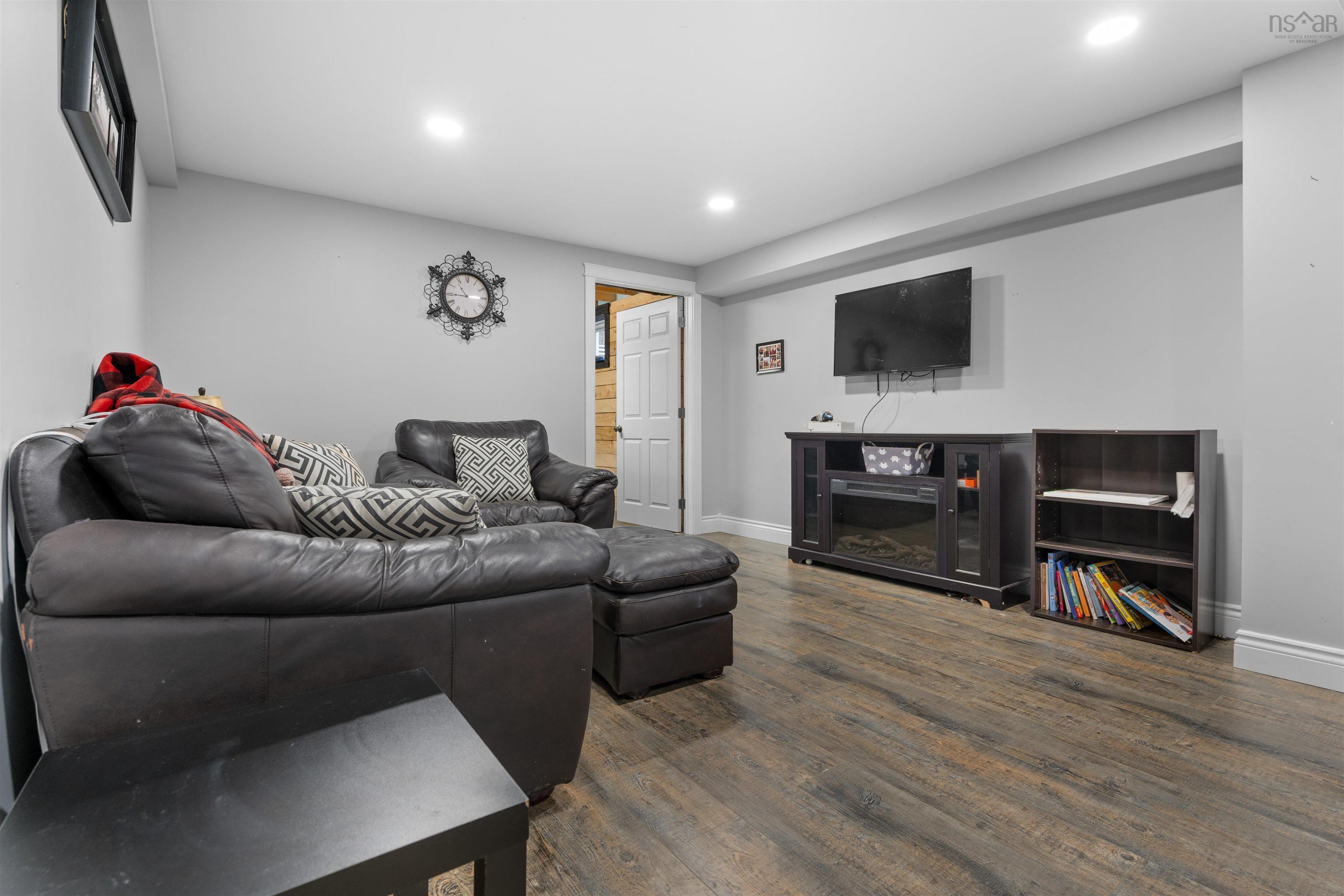 $432,900.00: 95 Riverbend Drive, Brookdale