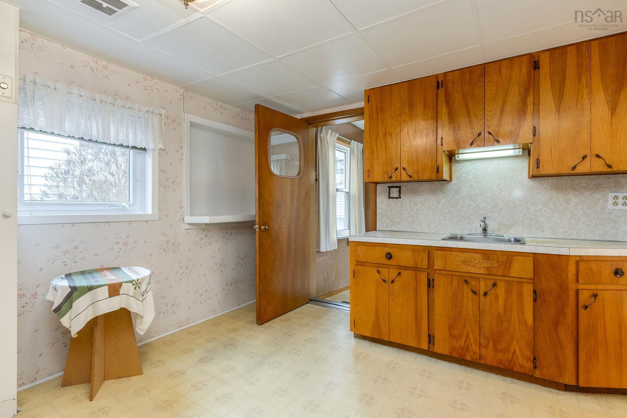 8 Ashdale Avenue, Halifax, NS (MLS 202529229)