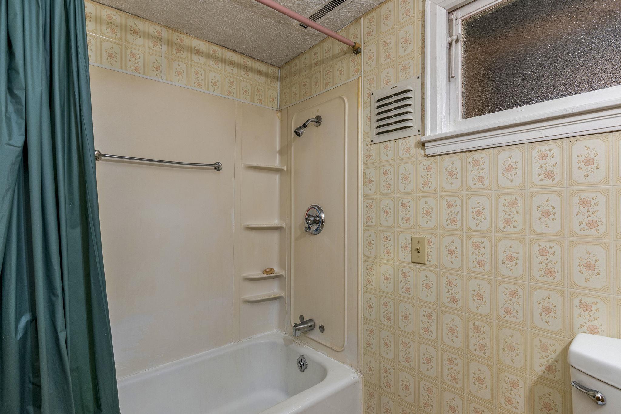 8 Ashdale Avenue, Halifax, NS (MLS 202529229)