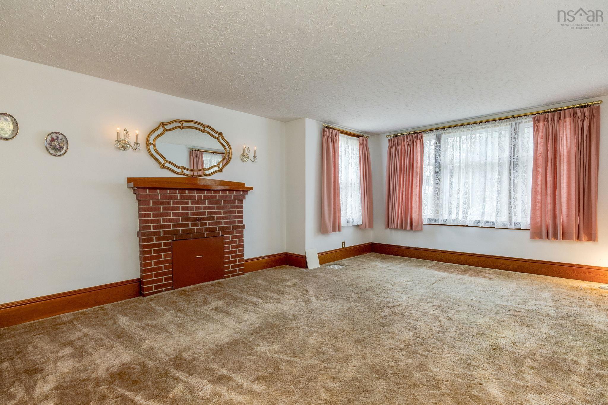 8 Ashdale Avenue, Halifax, NS (MLS 202529229)