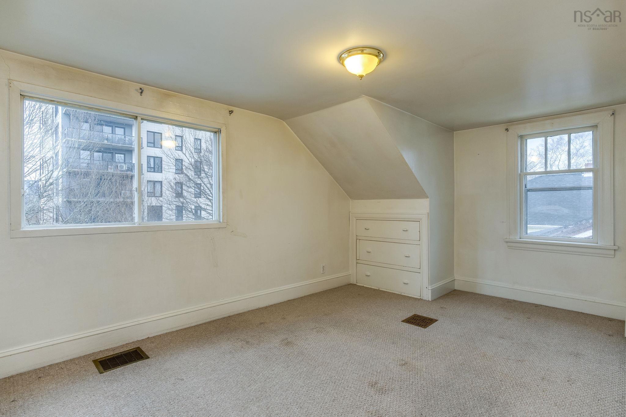 $519,900.00: 8 Ashdale Avenue, Halifax