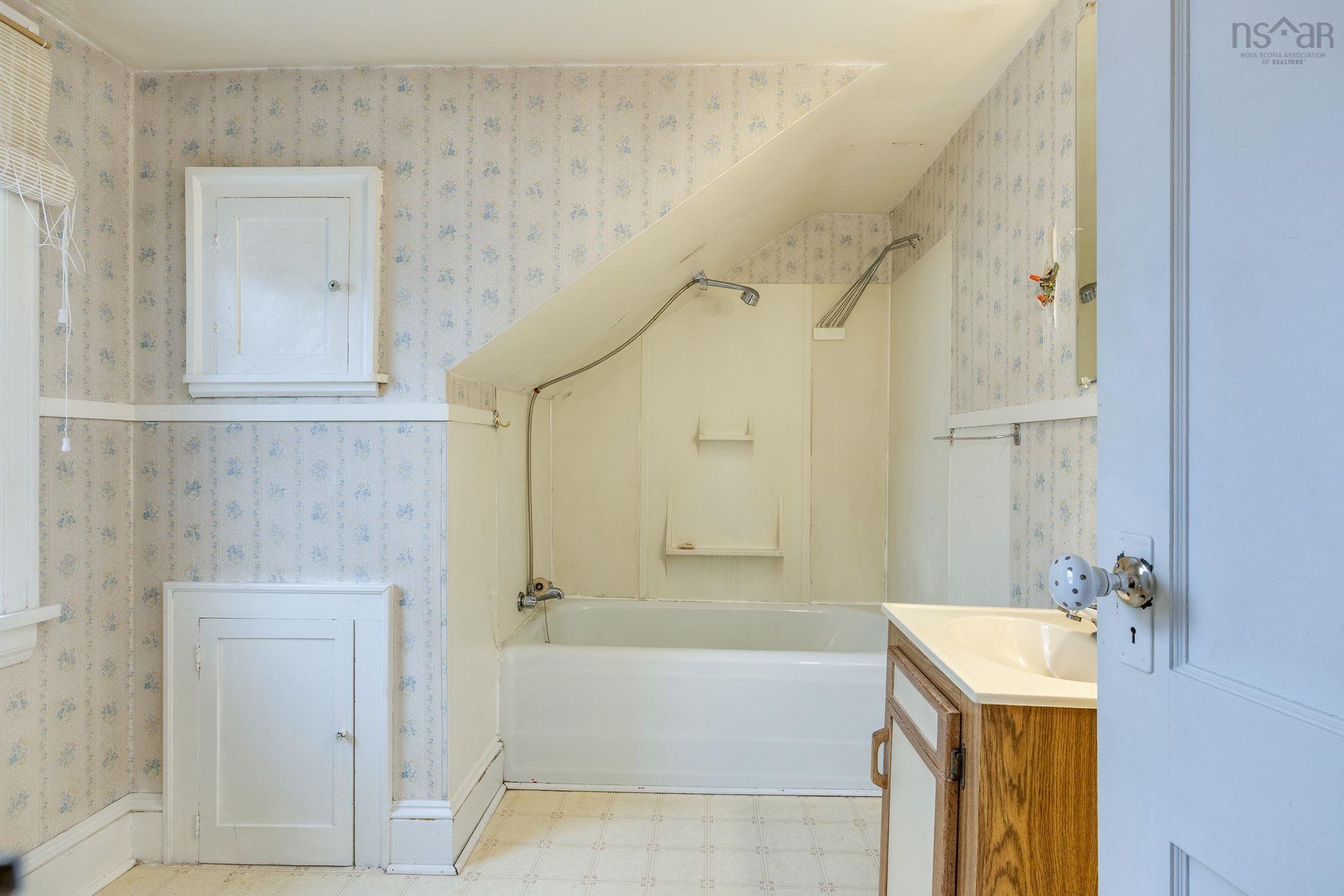 $519,900.00: 8 Ashdale Avenue, Halifax